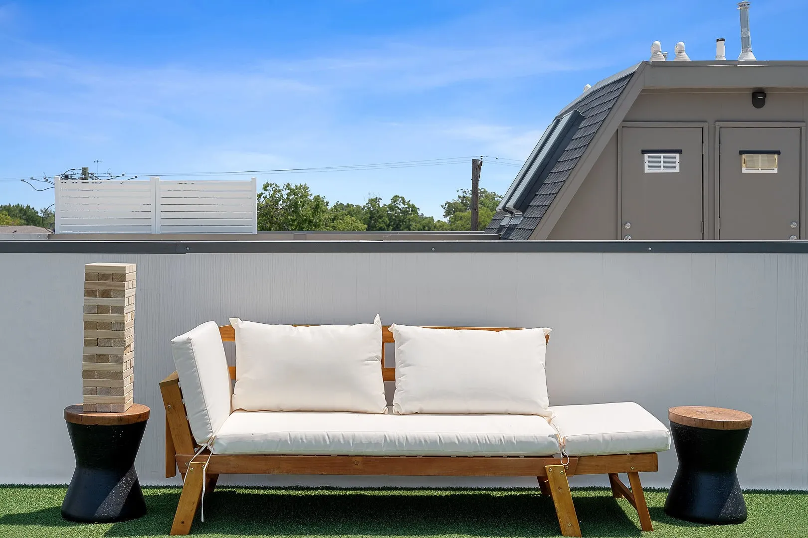 Single Family Residence For Rent in Dallas County , 167 S Prairie Avenue, Dallas, Texas 75226, 3 Bedroom, 3 Bathroom, 2 Garage spaces, 2,160 Sqft, built in 2024, mls#21421315, Real Estate Agent in Dallas, Homes For Rent in Dallas county, Homes For Rent in Dallas, Realtor in Dallas Texas, Real Estate Brokerage Independent Realty Texas, Luminita Cordes Realtor