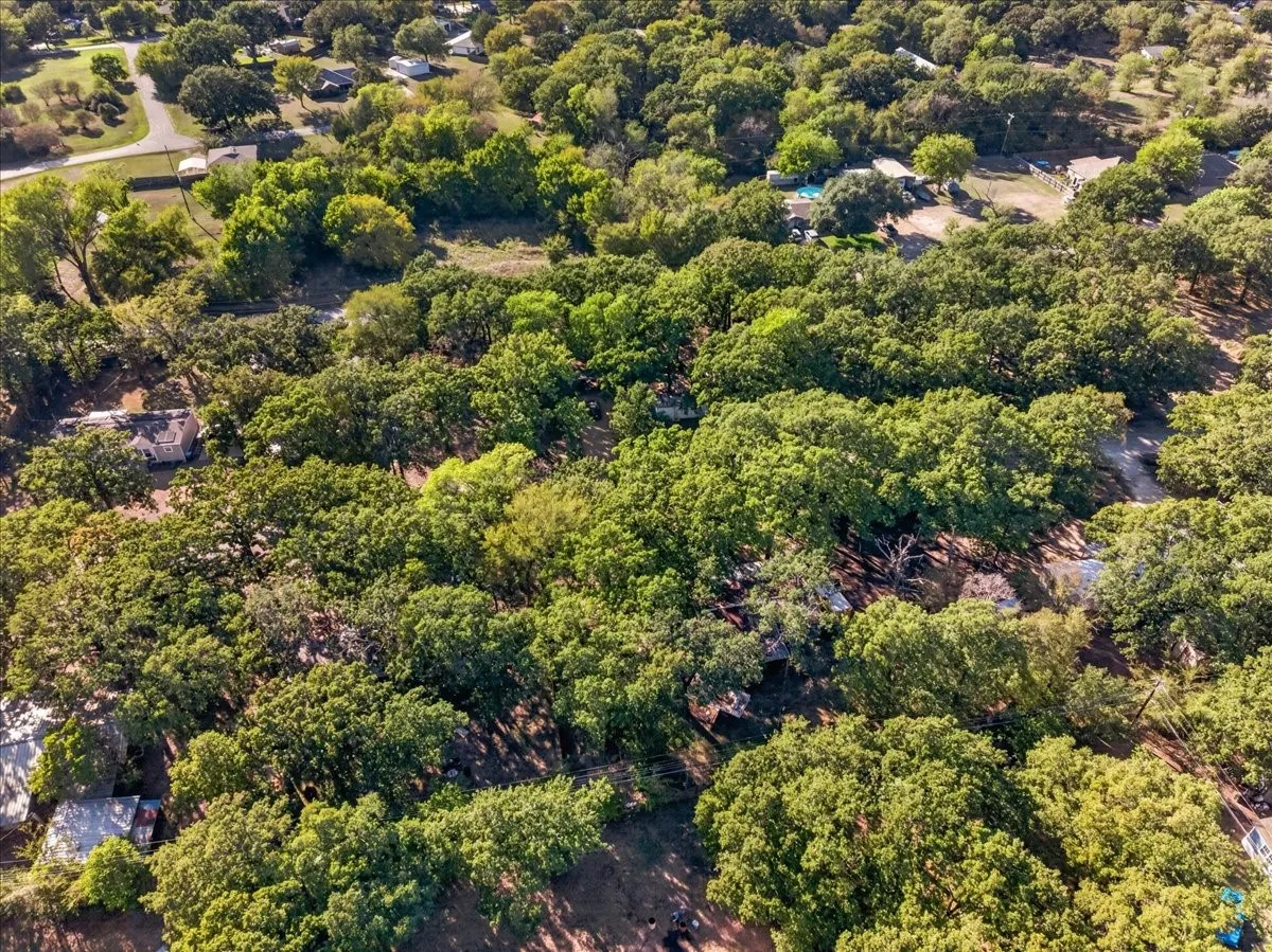 Mobile Home For Sale in Henderson County , 128 Butler Trail, Gun Barrel City, Texas 75156, 2 Bedroom, 2 Bathroom, Garage spaces, 912 Sqft, built in 2005, mls#21416186, Real Estate Agent in Gun Barrel City, Homes For Sale in Henderson county, Homes For Sale in Gun Barrel City, Realtor in Gun Barrel City Texas, Real Estate Brokerage Independent Realty Texas, Luminita Cordes Realtor