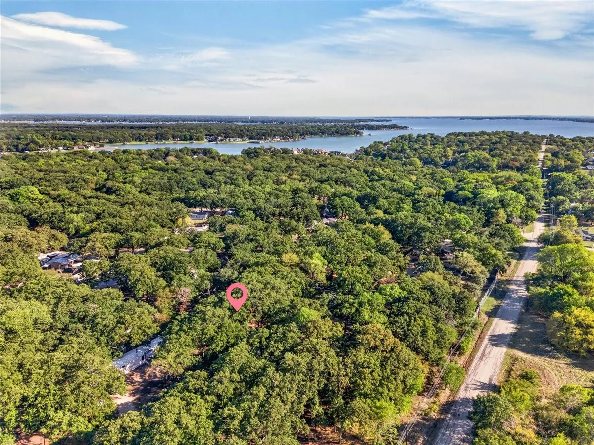 Mobile Home For Sale in Henderson County , 128 Butler Trail, Gun Barrel City, Texas 75156, 2 Bedroom, 2 Bathroom, Garage spaces, 912 Sqft, built in 2005, mls#21416186, Real Estate Agent in Gun Barrel City, Homes For Sale in Henderson county, Homes For Sale in Gun Barrel City, Realtor in Gun Barrel City Texas, Real Estate Brokerage Independent Realty Texas, Luminita Cordes Realtor
