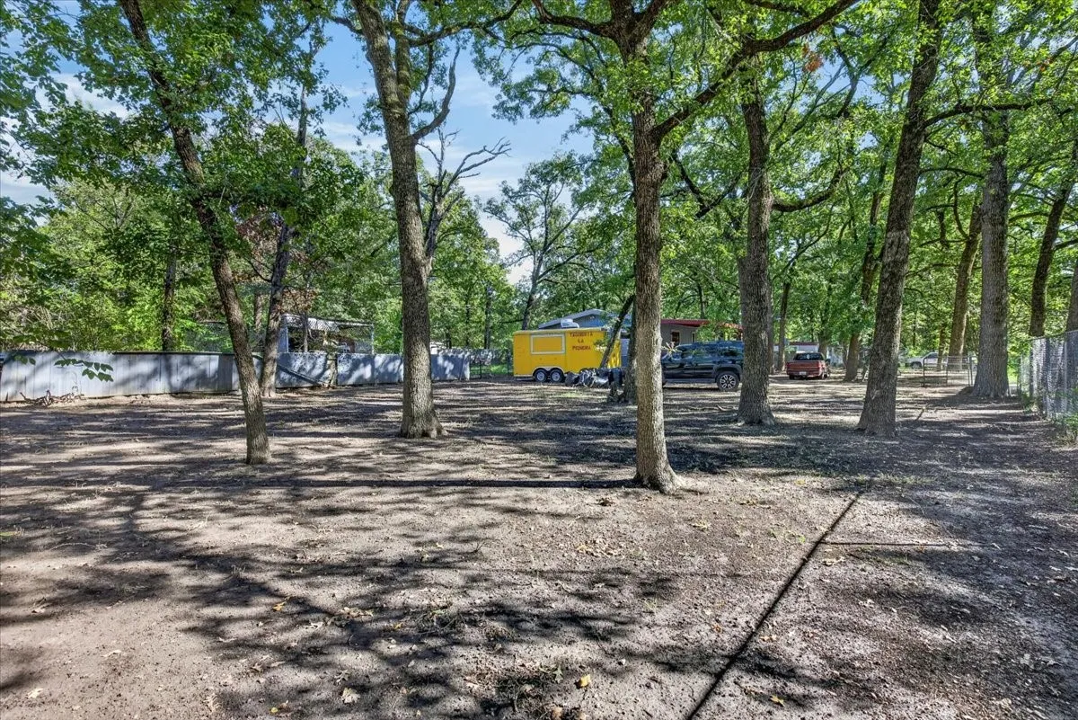 Mobile Home For Sale in Henderson County , 128 Butler Trail, Gun Barrel City, Texas 75156, 2 Bedroom, 2 Bathroom, Garage spaces, 912 Sqft, built in 2005, mls#21416186, Real Estate Agent in Gun Barrel City, Homes For Sale in Henderson county, Homes For Sale in Gun Barrel City, Realtor in Gun Barrel City Texas, Real Estate Brokerage Independent Realty Texas, Luminita Cordes Realtor