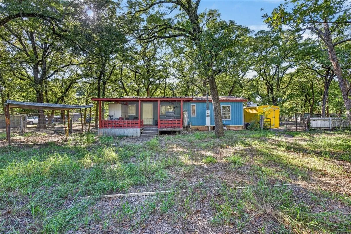 Mobile Home For Sale in Henderson County , 128 Butler Trail, Gun Barrel City, Texas 75156, 2 Bedroom, 2 Bathroom, Garage spaces, 912 Sqft, built in 2005, mls#21416186, Real Estate Agent in Gun Barrel City, Homes For Sale in Henderson county, Homes For Sale in Gun Barrel City, Realtor in Gun Barrel City Texas, Real Estate Brokerage Independent Realty Texas, Luminita Cordes Realtor
