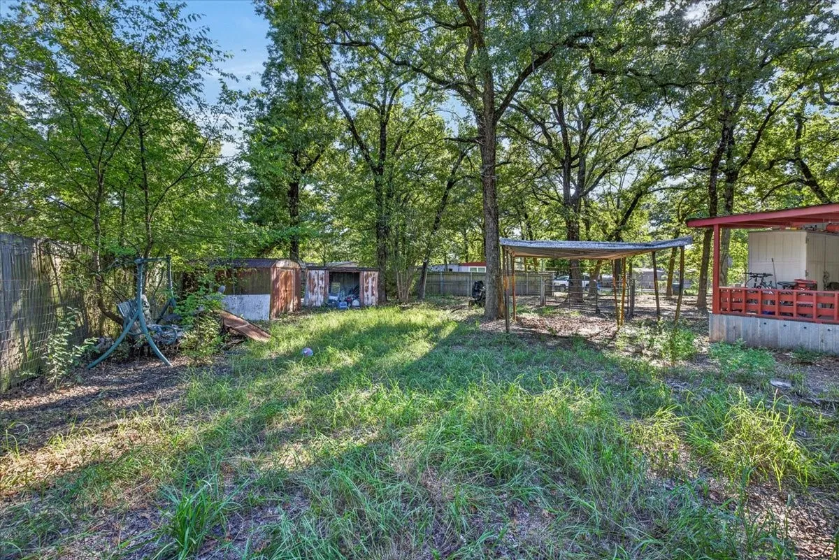 Mobile Home For Sale in Henderson County , 128 Butler Trail, Gun Barrel City, Texas 75156, 2 Bedroom, 2 Bathroom, Garage spaces, 912 Sqft, built in 2005, mls#21416186, Real Estate Agent in Gun Barrel City, Homes For Sale in Henderson county, Homes For Sale in Gun Barrel City, Realtor in Gun Barrel City Texas, Real Estate Brokerage Independent Realty Texas, Luminita Cordes Realtor
