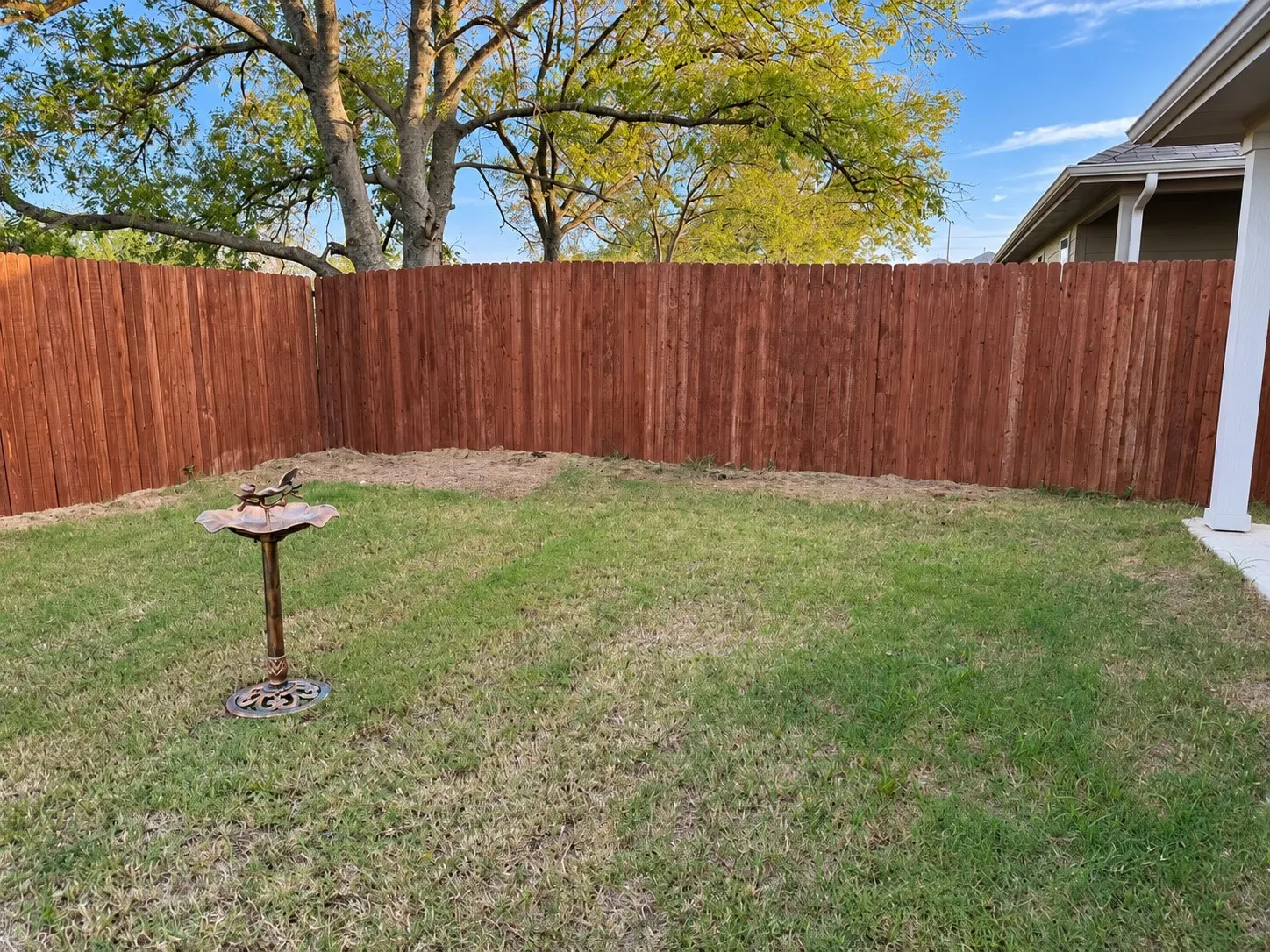 Fenced in Back Yard with no one behind you!!