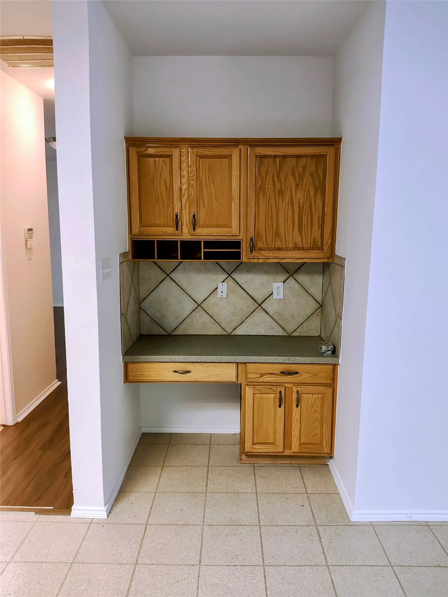Single Family Residence For Rent in Tarrant County , 2300 Forest Park Circle, Mansfield, Texas 76063, 3 Bedroom, 3 Bathroom, 2 Garage spaces, 2,863 Sqft, built in 1999, mls#21421297, Real Estate Agent in Mansfield, Homes For Rent in Tarrant county, Homes For Rent in Mansfield, Realtor in Mansfield Texas, Real Estate Brokerage Independent Realty Texas, Luminita Cordes Realtor