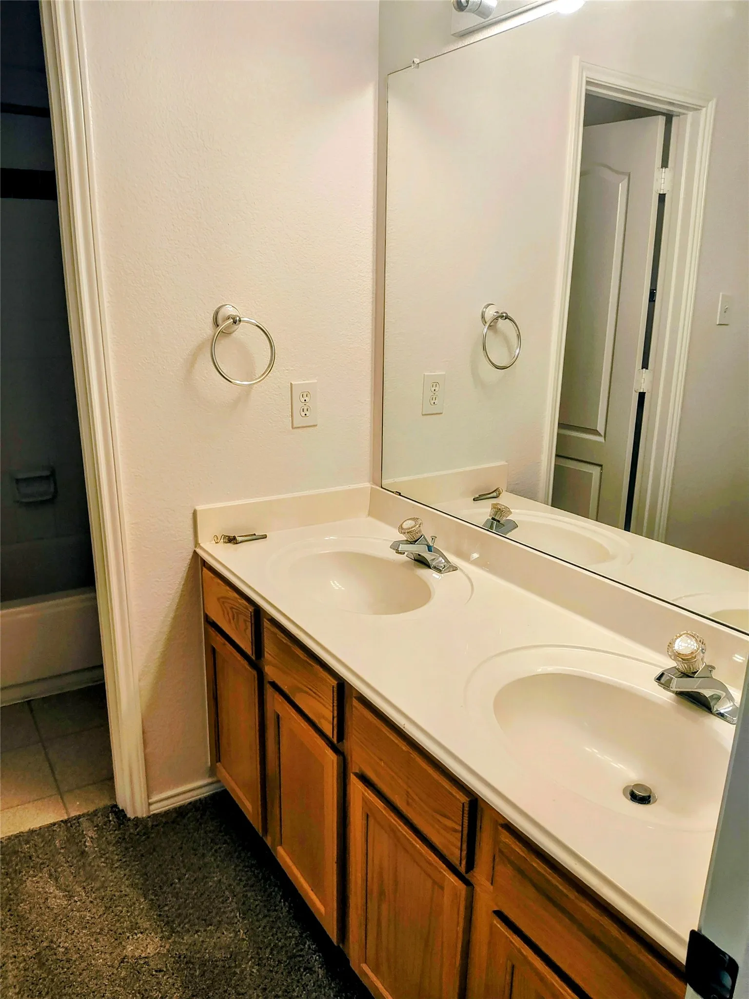 Single Family Residence For Rent in Tarrant County , 2300 Forest Park Circle, Mansfield, Texas 76063, 3 Bedroom, 3 Bathroom, 2 Garage spaces, 2,863 Sqft, built in 1999, mls#21421297, Real Estate Agent in Mansfield, Homes For Rent in Tarrant county, Homes For Rent in Mansfield, Realtor in Mansfield Texas, Real Estate Brokerage Independent Realty Texas, Luminita Cordes Realtor