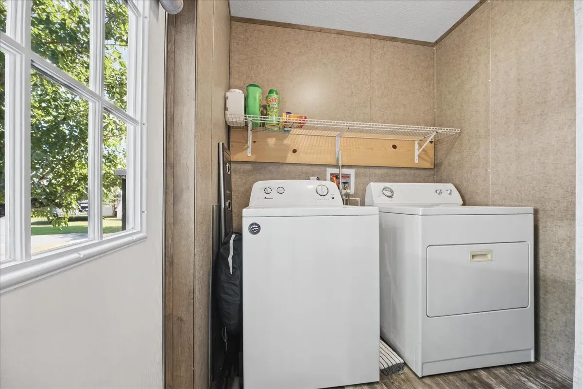 Mobile Home For Sale in Tarrant County , 7800 Mockingbird Lane 81, North Richland Hills, Texas 76180, 2 Bedroom, 2 Bathroom, Garage spaces, 900 Sqft, built in 2019, mls#21421330, Real Estate Agent in North Richland Hills, Homes For Sale in Tarrant county, Homes For Sale in North Richland Hills, Realtor in North Richland Hills Texas, Real Estate Brokerage Independent Realty Texas, Luminita Cordes Realtor