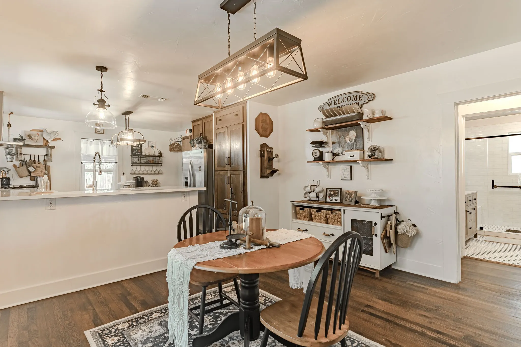 Single Family Residence For Sale in Parker County , 4409 Tin Top Road, Weatherford, Texas 76087, 2 Bedroom, 1 Bathroom, 1 Garage spaces, 1,050 Sqft, built in 1968, mls#21421086, Real Estate Agent in Weatherford, Homes For Sale in Parker county, Homes For Sale in Weatherford, Realtor in Weatherford Texas, Real Estate Brokerage Independent Realty Texas, Luminita Cordes Realtor