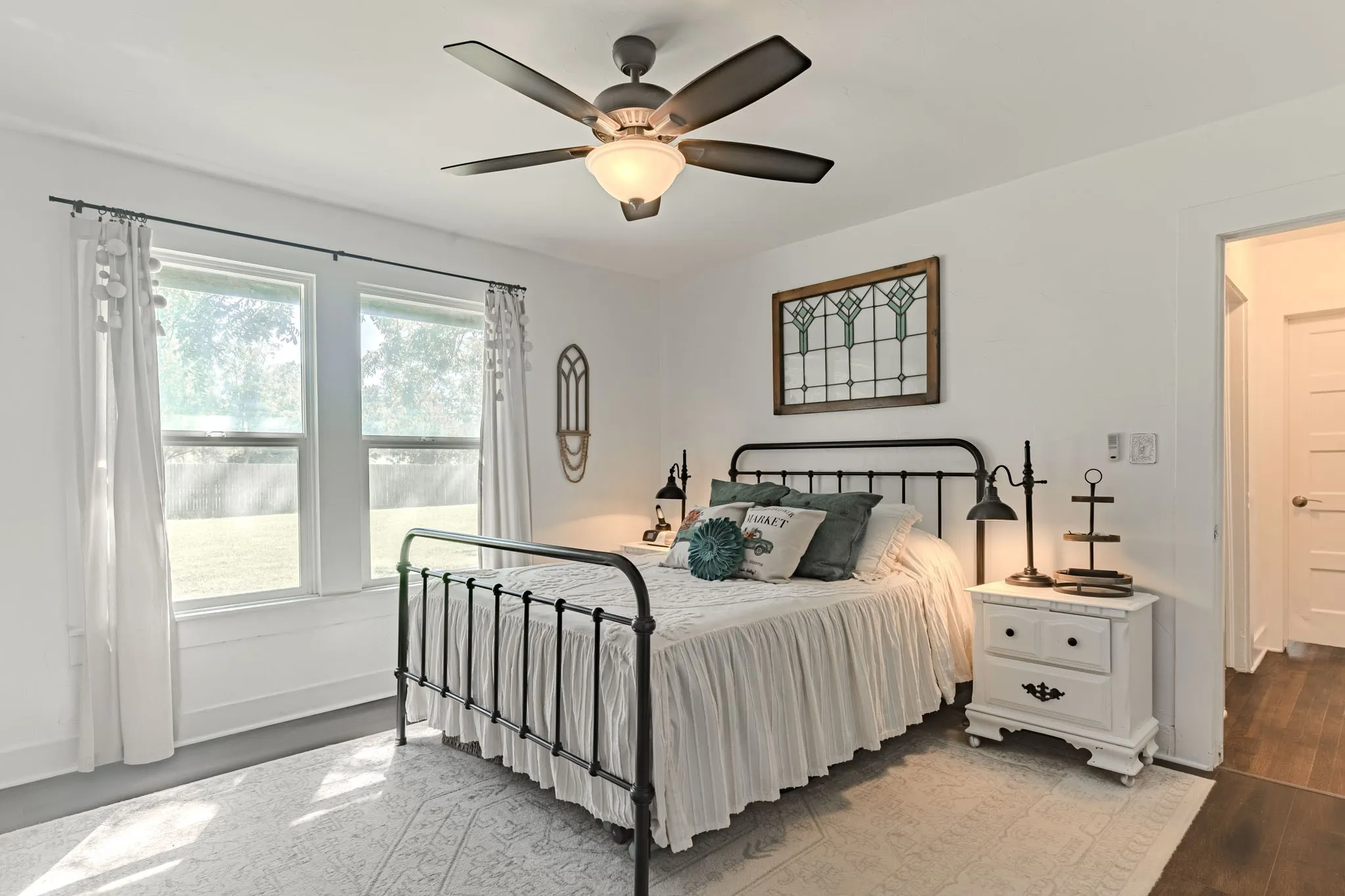 Single Family Residence For Sale in Parker County , 4409 Tin Top Road, Weatherford, Texas 76087, 2 Bedroom, 1 Bathroom, 1 Garage spaces, 1,050 Sqft, built in 1968, mls#21421086, Real Estate Agent in Weatherford, Homes For Sale in Parker county, Homes For Sale in Weatherford, Realtor in Weatherford Texas, Real Estate Brokerage Independent Realty Texas, Luminita Cordes Realtor