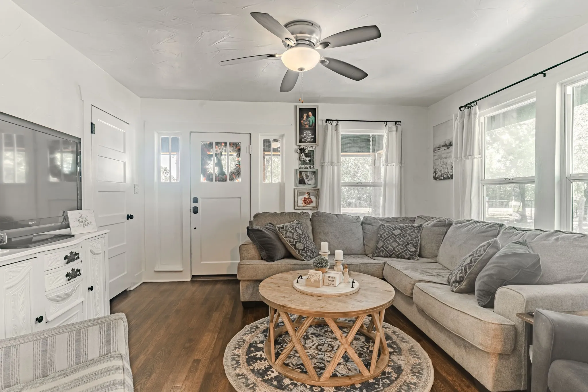 Single Family Residence For Sale in Parker County , 4409 Tin Top Road, Weatherford, Texas 76087, 2 Bedroom, 1 Bathroom, 1 Garage spaces, 1,050 Sqft, built in 1968, mls#21421086, Real Estate Agent in Weatherford, Homes For Sale in Parker county, Homes For Sale in Weatherford, Realtor in Weatherford Texas, Real Estate Brokerage Independent Realty Texas, Luminita Cordes Realtor