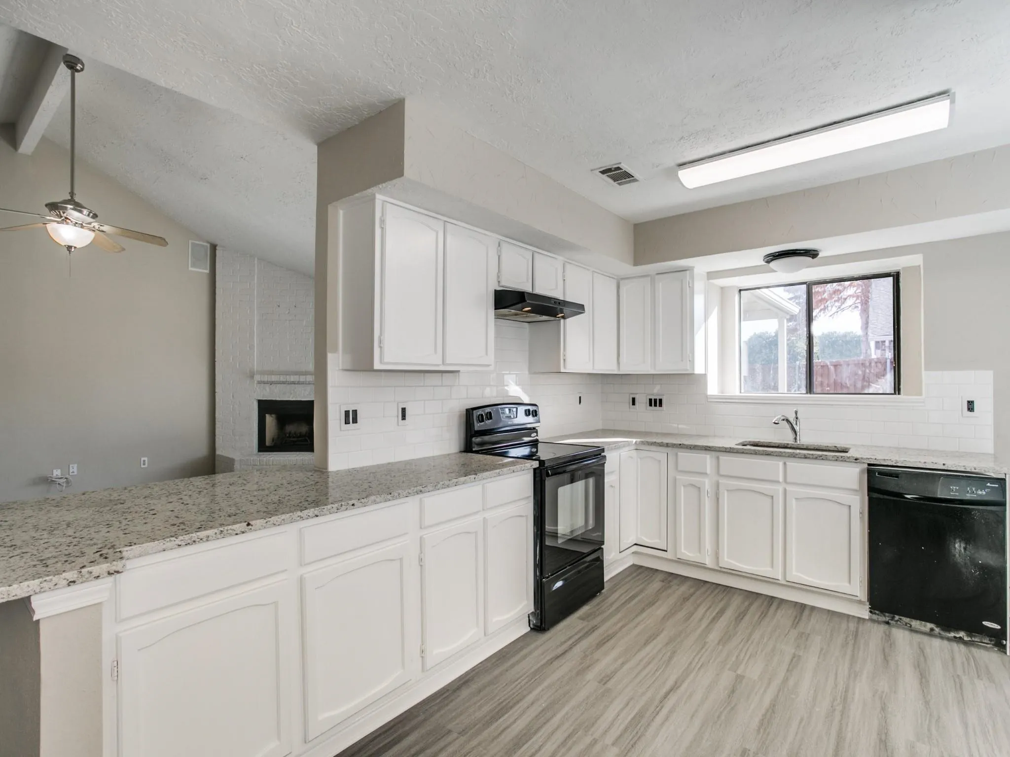 Single Family Residence For Rent in Collin County , 1108 Colmar Drive, Plano, Texas 75023, 3 Bedroom, 2 Bathroom, 2 Garage spaces, 1,453 Sqft, built in 1982, mls#21421343, Real Estate Agent in Plano, Homes For Rent in Collin county, Homes For Rent in Plano, Realtor in Plano Texas, Real Estate Brokerage Independent Realty Texas, Luminita Cordes Realtor