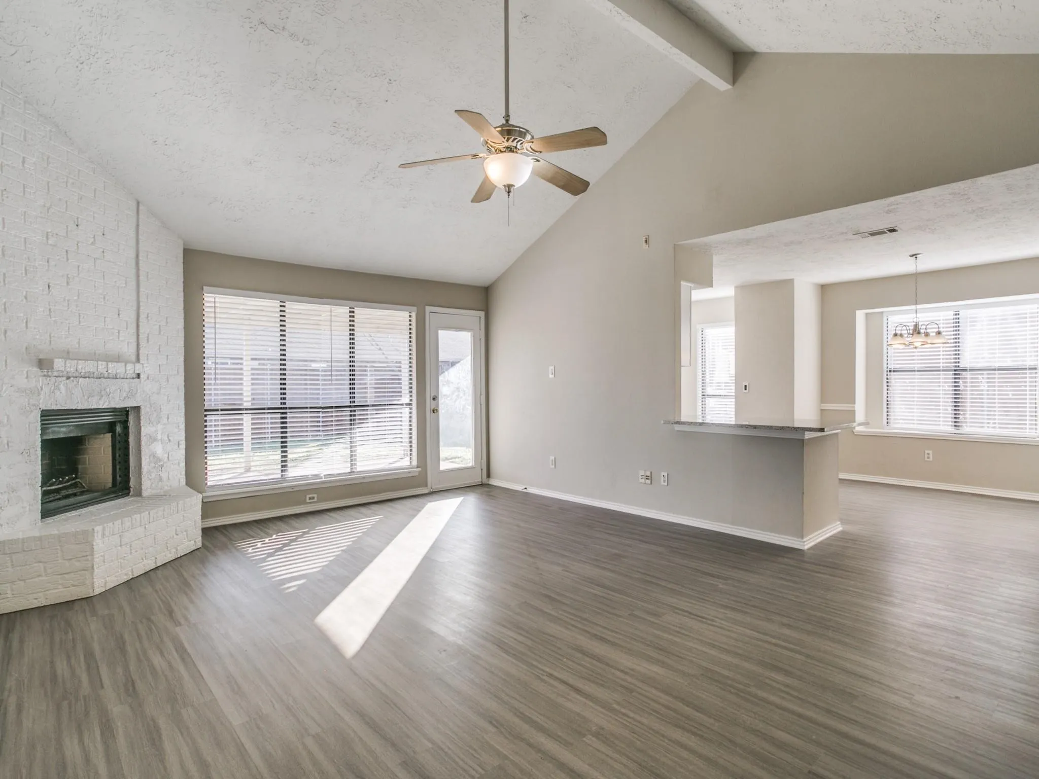 Single Family Residence For Rent in Collin County , 1108 Colmar Drive, Plano, Texas 75023, 3 Bedroom, 2 Bathroom, 2 Garage spaces, 1,453 Sqft, built in 1982, mls#21421343, Real Estate Agent in Plano, Homes For Rent in Collin county, Homes For Rent in Plano, Realtor in Plano Texas, Real Estate Brokerage Independent Realty Texas, Luminita Cordes Realtor