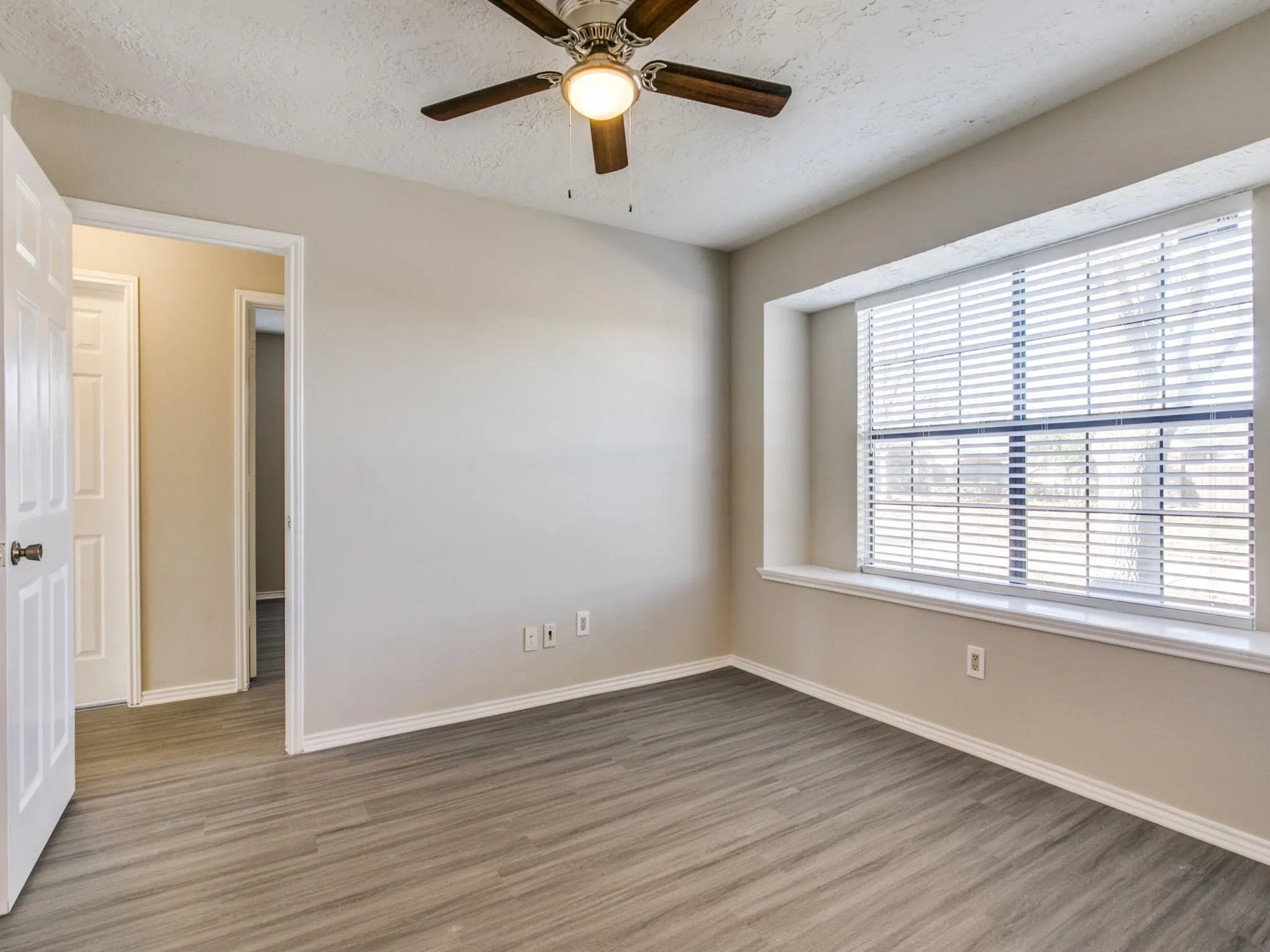 Single Family Residence For Rent in Collin County , 1108 Colmar Drive, Plano, Texas 75023, 3 Bedroom, 2 Bathroom, 2 Garage spaces, 1,453 Sqft, built in 1982, mls#21421343, Real Estate Agent in Plano, Homes For Rent in Collin county, Homes For Rent in Plano, Realtor in Plano Texas, Real Estate Brokerage Independent Realty Texas, Luminita Cordes Realtor