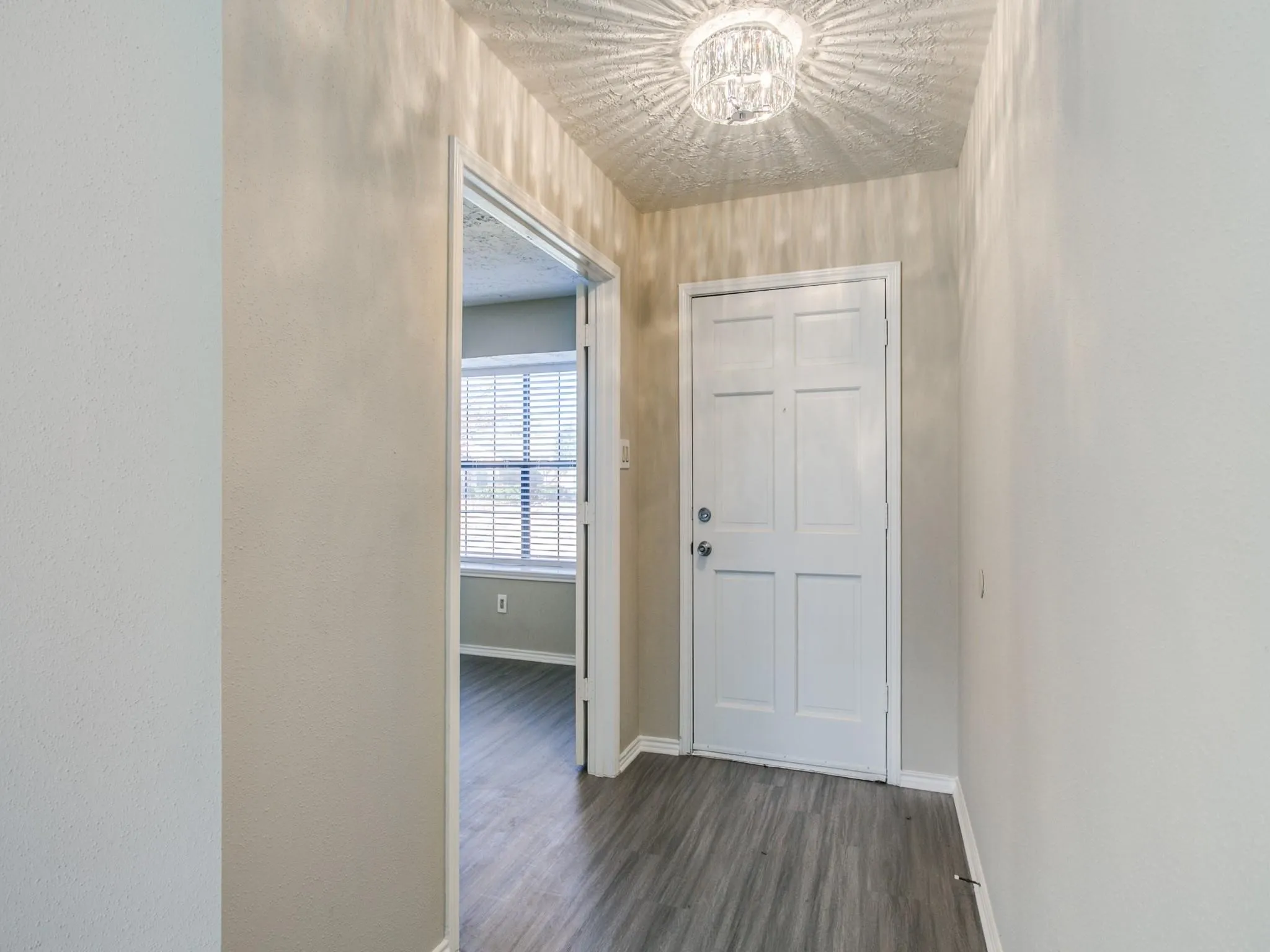 Single Family Residence For Rent in Collin County , 1108 Colmar Drive, Plano, Texas 75023, 3 Bedroom, 2 Bathroom, 2 Garage spaces, 1,453 Sqft, built in 1982, mls#21421343, Real Estate Agent in Plano, Homes For Rent in Collin county, Homes For Rent in Plano, Realtor in Plano Texas, Real Estate Brokerage Independent Realty Texas, Luminita Cordes Realtor