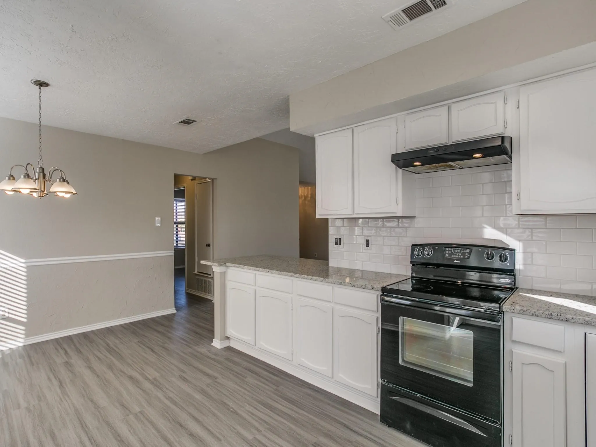 Single Family Residence For Rent in Collin County , 1108 Colmar Drive, Plano, Texas 75023, 3 Bedroom, 2 Bathroom, 2 Garage spaces, 1,453 Sqft, built in 1982, mls#21421343, Real Estate Agent in Plano, Homes For Rent in Collin county, Homes For Rent in Plano, Realtor in Plano Texas, Real Estate Brokerage Independent Realty Texas, Luminita Cordes Realtor
