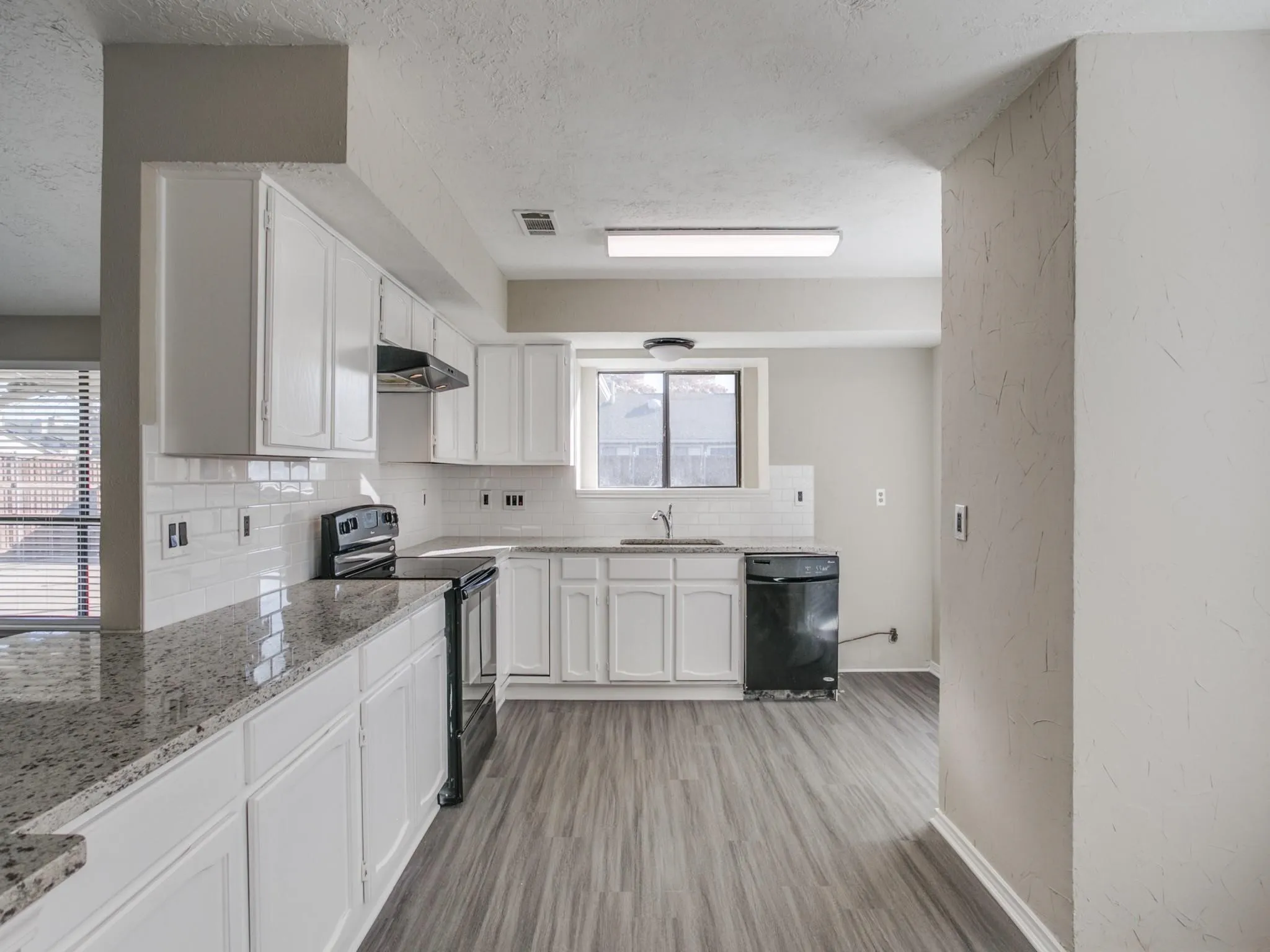 Single Family Residence For Rent in Collin County , 1108 Colmar Drive, Plano, Texas 75023, 3 Bedroom, 2 Bathroom, 2 Garage spaces, 1,453 Sqft, built in 1982, mls#21421343, Real Estate Agent in Plano, Homes For Rent in Collin county, Homes For Rent in Plano, Realtor in Plano Texas, Real Estate Brokerage Independent Realty Texas, Luminita Cordes Realtor