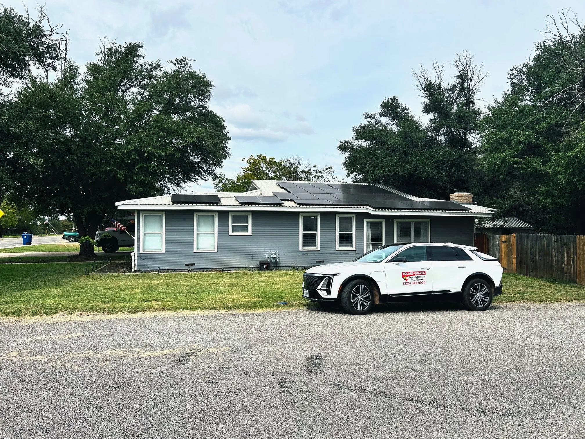 Single Family Residence For Sale in Brown County , 3914 Austin Avenue, Brownwood, Texas 76801, 3 Bedroom, 2 Bathroom, Garage spaces, 1,911 Sqft, built in 1967, mls#21421167, Real Estate Agent in Brownwood, Homes For Sale in Brown county, Homes For Sale in Brownwood, Realtor in Brownwood Texas, Real Estate Brokerage Independent Realty Texas, Luminita Cordes Realtor
