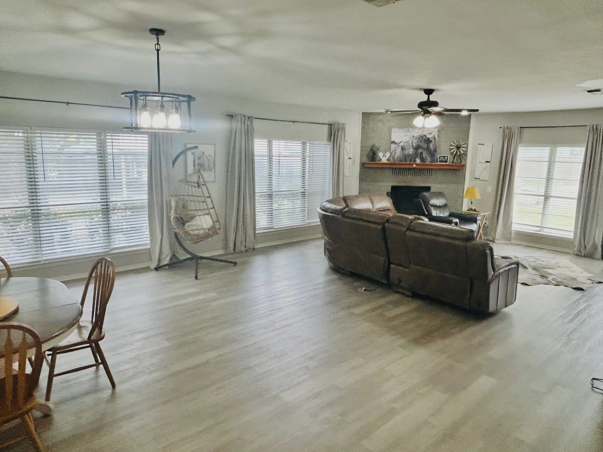 Single Family Residence For Sale in Brown County , 3914 Austin Avenue, Brownwood, Texas 76801, 3 Bedroom, 2 Bathroom, Garage spaces, 1,911 Sqft, built in 1967, mls#21421167, Real Estate Agent in Brownwood, Homes For Sale in Brown county, Homes For Sale in Brownwood, Realtor in Brownwood Texas, Real Estate Brokerage Independent Realty Texas, Luminita Cordes Realtor