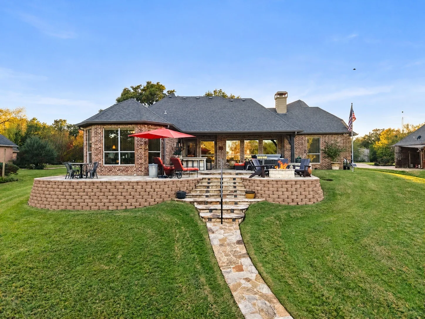 Single Family Residence For Sale in Navarro County , 108 County Road 3187, Corsicana, Texas 75109, 3 Bedroom, 2 Bathroom, 2 Garage spaces, 2,199 Sqft, built in 2006, mls#21418436, Real Estate Agent in Corsicana, Homes For Sale in Navarro county, Homes For Sale in Corsicana, Realtor in Corsicana Texas, Real Estate Brokerage Independent Realty Texas, Luminita Cordes Realtor