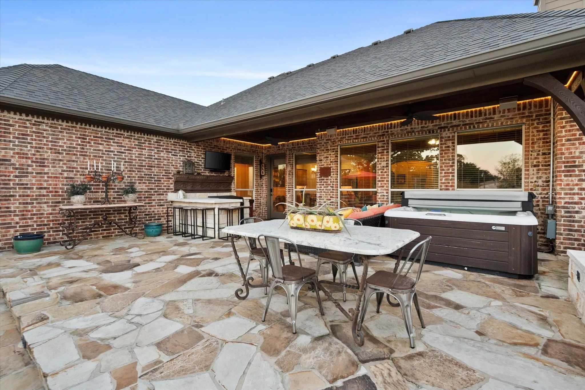 Single Family Residence For Sale in Navarro County , 108 County Road 3187, Corsicana, Texas 75109, 3 Bedroom, 2 Bathroom, 2 Garage spaces, 2,199 Sqft, built in 2006, mls#21418436, Real Estate Agent in Corsicana, Homes For Sale in Navarro county, Homes For Sale in Corsicana, Realtor in Corsicana Texas, Real Estate Brokerage Independent Realty Texas, Luminita Cordes Realtor