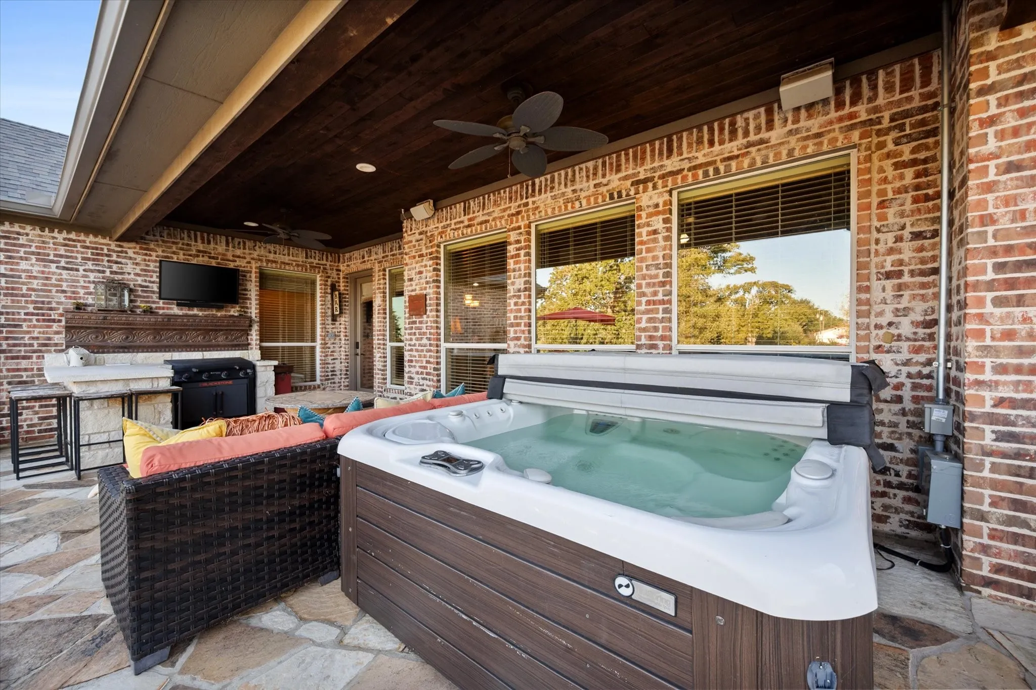 Single Family Residence For Sale in Navarro County , 108 County Road 3187, Corsicana, Texas 75109, 3 Bedroom, 2 Bathroom, 2 Garage spaces, 2,199 Sqft, built in 2006, mls#21418436, Real Estate Agent in Corsicana, Homes For Sale in Navarro county, Homes For Sale in Corsicana, Realtor in Corsicana Texas, Real Estate Brokerage Independent Realty Texas, Luminita Cordes Realtor