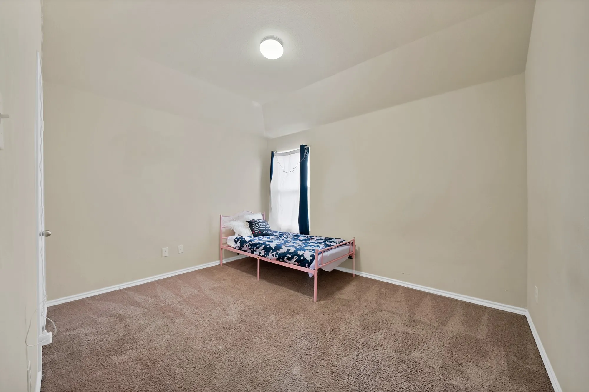 Single Family Residence For Rent in Tarrant County , 8641 Fawn Hill Court, Fort Worth, Texas 76134, 4 Bedroom, 3 Bathroom, 2 Garage spaces, 1,935 Sqft, built in 2015, mls#21421369, Real Estate Agent in Fort Worth, Homes For Rent in Tarrant county, Homes For Rent in Fort Worth, Realtor in Fort Worth Texas, Real Estate Brokerage Independent Realty Texas, Luminita Cordes Realtor