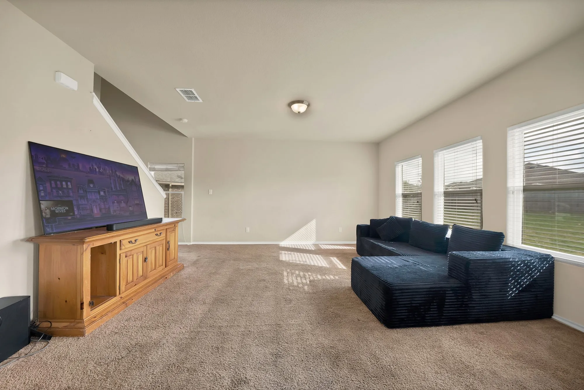 Single Family Residence For Rent in Tarrant County , 8641 Fawn Hill Court, Fort Worth, Texas 76134, 4 Bedroom, 3 Bathroom, 2 Garage spaces, 1,935 Sqft, built in 2015, mls#21421369, Real Estate Agent in Fort Worth, Homes For Rent in Tarrant county, Homes For Rent in Fort Worth, Realtor in Fort Worth Texas, Real Estate Brokerage Independent Realty Texas, Luminita Cordes Realtor