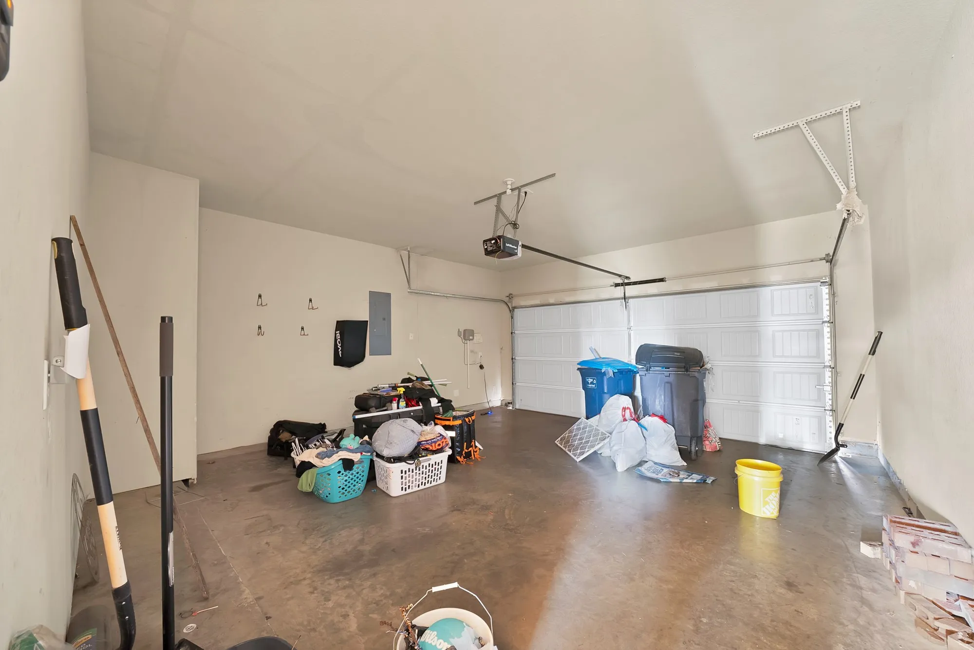 Single Family Residence For Rent in Tarrant County , 8641 Fawn Hill Court, Fort Worth, Texas 76134, 4 Bedroom, 3 Bathroom, 2 Garage spaces, 1,935 Sqft, built in 2015, mls#21421369, Real Estate Agent in Fort Worth, Homes For Rent in Tarrant county, Homes For Rent in Fort Worth, Realtor in Fort Worth Texas, Real Estate Brokerage Independent Realty Texas, Luminita Cordes Realtor