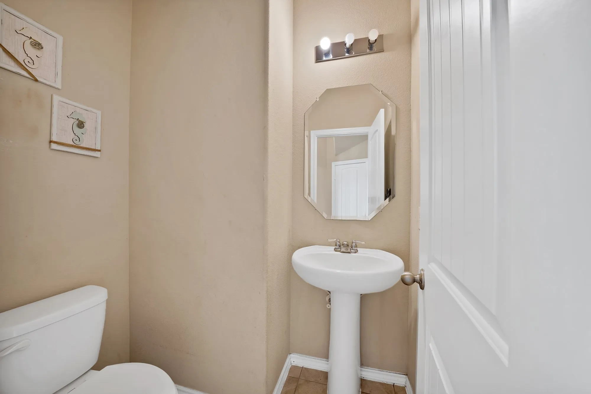 Single Family Residence For Rent in Tarrant County , 8641 Fawn Hill Court, Fort Worth, Texas 76134, 4 Bedroom, 3 Bathroom, 2 Garage spaces, 1,935 Sqft, built in 2015, mls#21421369, Real Estate Agent in Fort Worth, Homes For Rent in Tarrant county, Homes For Rent in Fort Worth, Realtor in Fort Worth Texas, Real Estate Brokerage Independent Realty Texas, Luminita Cordes Realtor