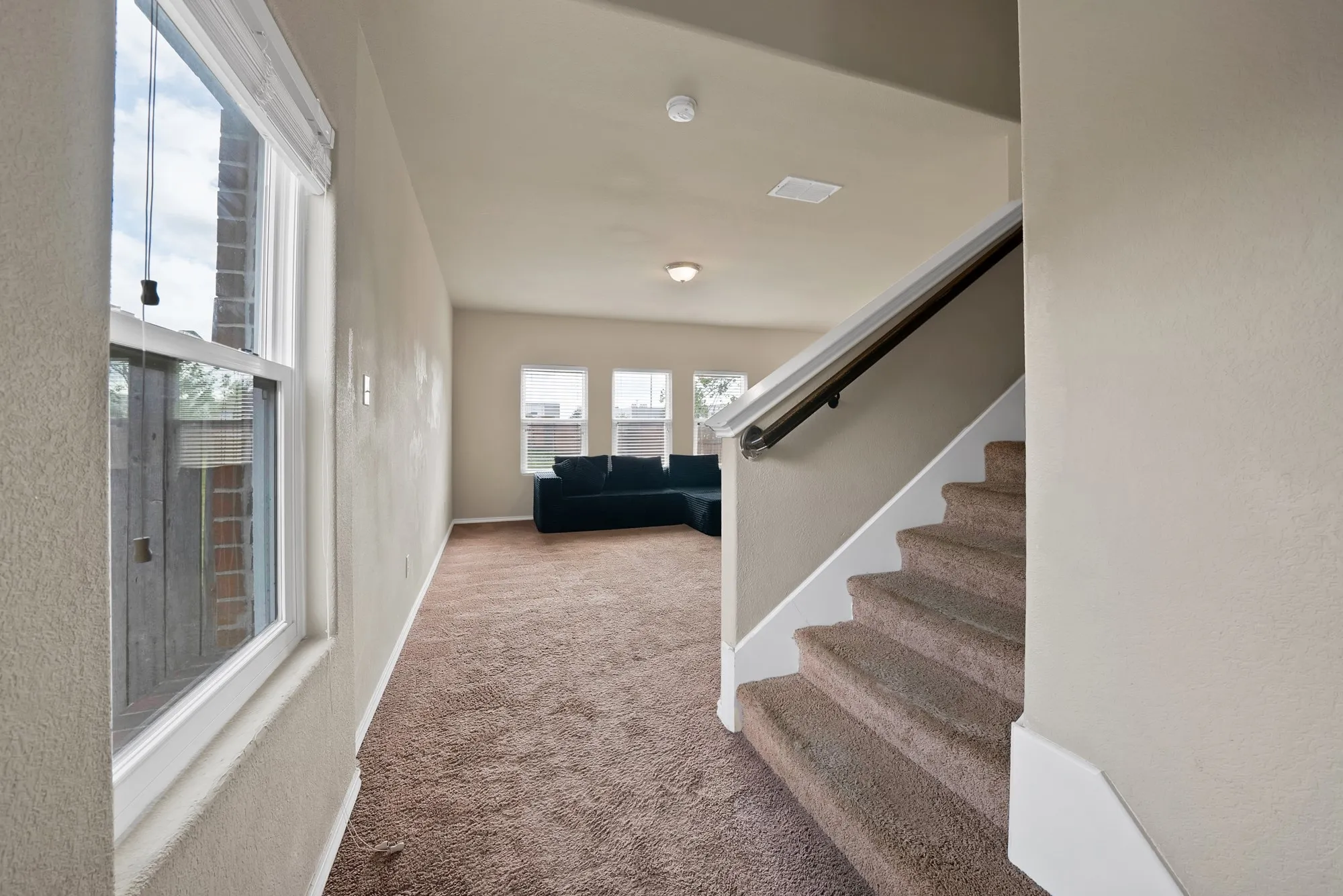 Single Family Residence For Rent in Tarrant County , 8641 Fawn Hill Court, Fort Worth, Texas 76134, 4 Bedroom, 3 Bathroom, 2 Garage spaces, 1,935 Sqft, built in 2015, mls#21421369, Real Estate Agent in Fort Worth, Homes For Rent in Tarrant county, Homes For Rent in Fort Worth, Realtor in Fort Worth Texas, Real Estate Brokerage Independent Realty Texas, Luminita Cordes Realtor