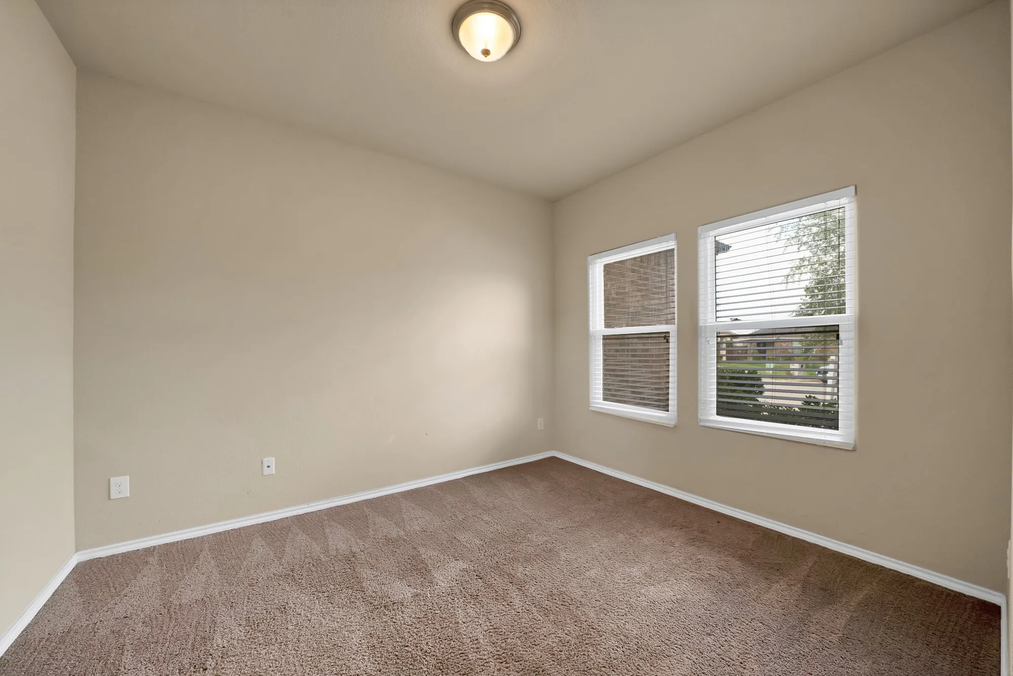 Single Family Residence For Rent in Tarrant County , 8641 Fawn Hill Court, Fort Worth, Texas 76134, 4 Bedroom, 3 Bathroom, 2 Garage spaces, 1,935 Sqft, built in 2015, mls#21421369, Real Estate Agent in Fort Worth, Homes For Rent in Tarrant county, Homes For Rent in Fort Worth, Realtor in Fort Worth Texas, Real Estate Brokerage Independent Realty Texas, Luminita Cordes Realtor