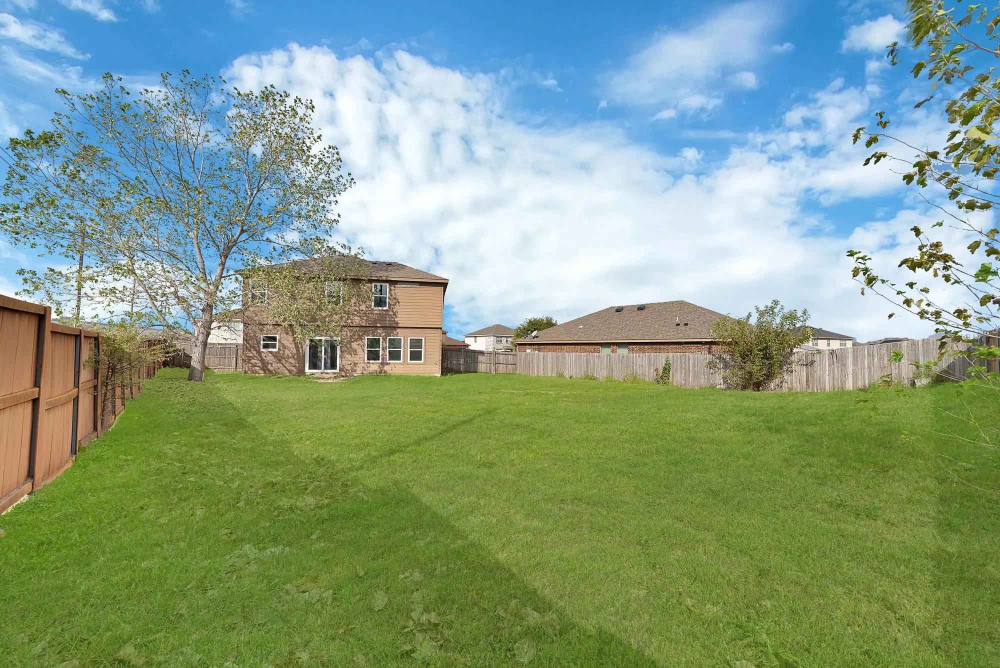 Single Family Residence For Rent in Tarrant County , 8641 Fawn Hill Court, Fort Worth, Texas 76134, 4 Bedroom, 3 Bathroom, 2 Garage spaces, 1,935 Sqft, built in 2015, mls#21421369, Real Estate Agent in Fort Worth, Homes For Rent in Tarrant county, Homes For Rent in Fort Worth, Realtor in Fort Worth Texas, Real Estate Brokerage Independent Realty Texas, Luminita Cordes Realtor