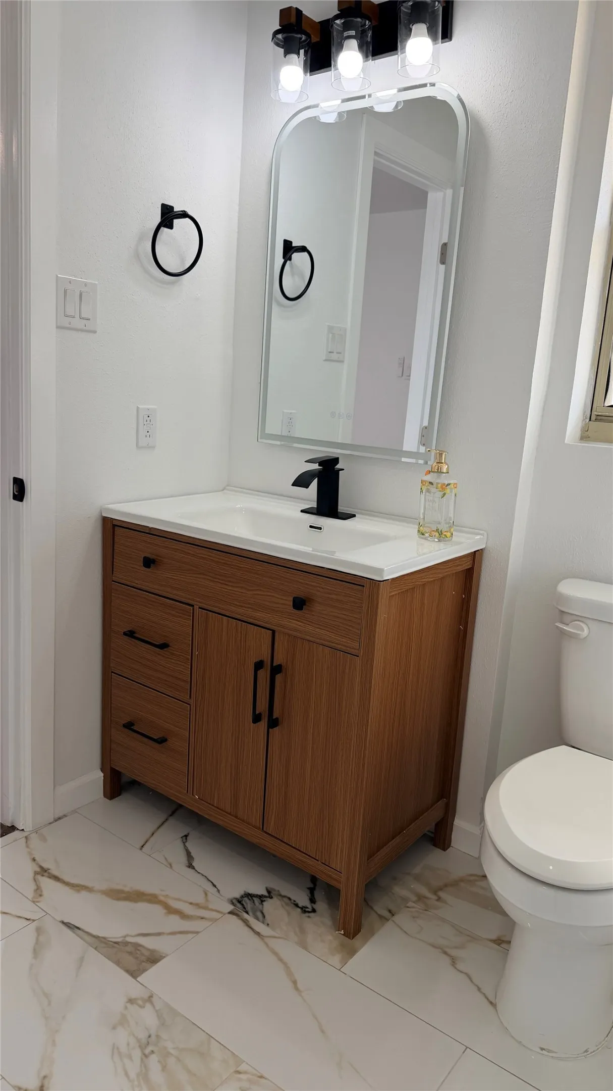 Single Family Residence For Sale in Dallas County , 1326 TANAGER Lane, Garland, Texas 75042, 3 Bedroom, 2 Bathroom, 2 Garage spaces, 1,468 Sqft, built in 1957, mls#21421370, Real Estate Agent in Garland, Homes For Sale in Dallas county, Homes For Sale in Garland, Realtor in Garland Texas, Real Estate Brokerage Independent Realty Texas, Luminita Cordes Realtor