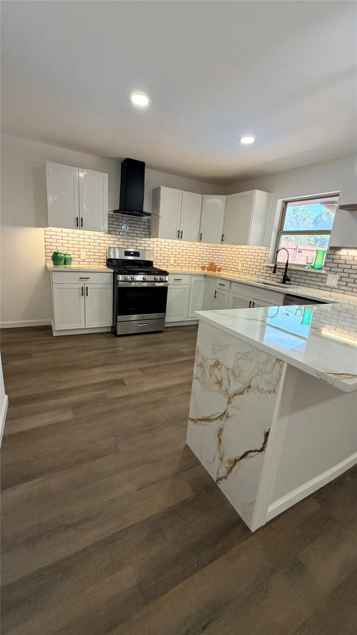 Single Family Residence For Sale in Dallas County , 1326 TANAGER Lane, Garland, Texas 75042, 3 Bedroom, 2 Bathroom, 2 Garage spaces, 1,468 Sqft, built in 1957, mls#21421370, Real Estate Agent in Garland, Homes For Sale in Dallas county, Homes For Sale in Garland, Realtor in Garland Texas, Real Estate Brokerage Independent Realty Texas, Luminita Cordes Realtor