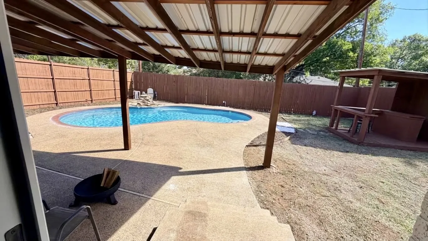 Single Family Residence For Sale in Dallas County , 1326 TANAGER Lane, Garland, Texas 75042, 3 Bedroom, 2 Bathroom, 2 Garage spaces, 1,468 Sqft, built in 1957, mls#21421370, Real Estate Agent in Garland, Homes For Sale in Dallas county, Homes For Sale in Garland, Realtor in Garland Texas, Real Estate Brokerage Independent Realty Texas, Luminita Cordes Realtor