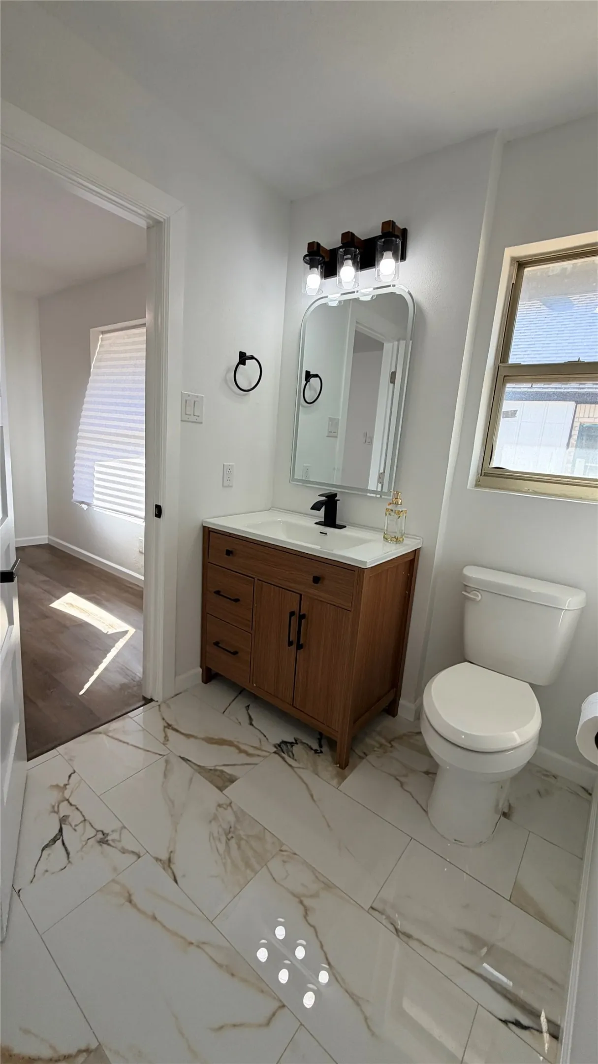Single Family Residence For Sale in Dallas County , 1326 TANAGER Lane, Garland, Texas 75042, 3 Bedroom, 2 Bathroom, 2 Garage spaces, 1,468 Sqft, built in 1957, mls#21421370, Real Estate Agent in Garland, Homes For Sale in Dallas county, Homes For Sale in Garland, Realtor in Garland Texas, Real Estate Brokerage Independent Realty Texas, Luminita Cordes Realtor