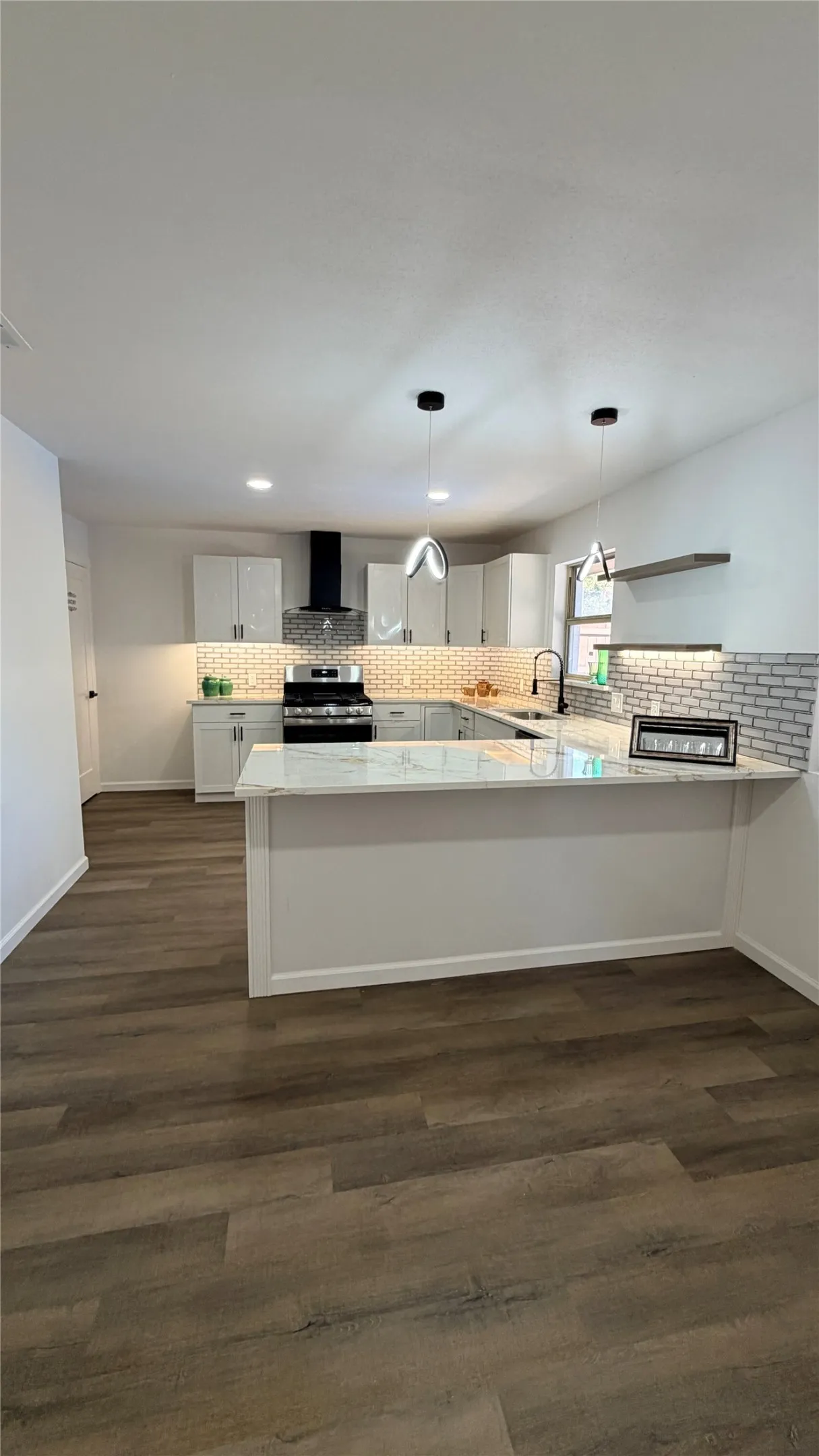 Single Family Residence For Sale in Dallas County , 1326 TANAGER Lane, Garland, Texas 75042, 3 Bedroom, 2 Bathroom, 2 Garage spaces, 1,468 Sqft, built in 1957, mls#21421370, Real Estate Agent in Garland, Homes For Sale in Dallas county, Homes For Sale in Garland, Realtor in Garland Texas, Real Estate Brokerage Independent Realty Texas, Luminita Cordes Realtor