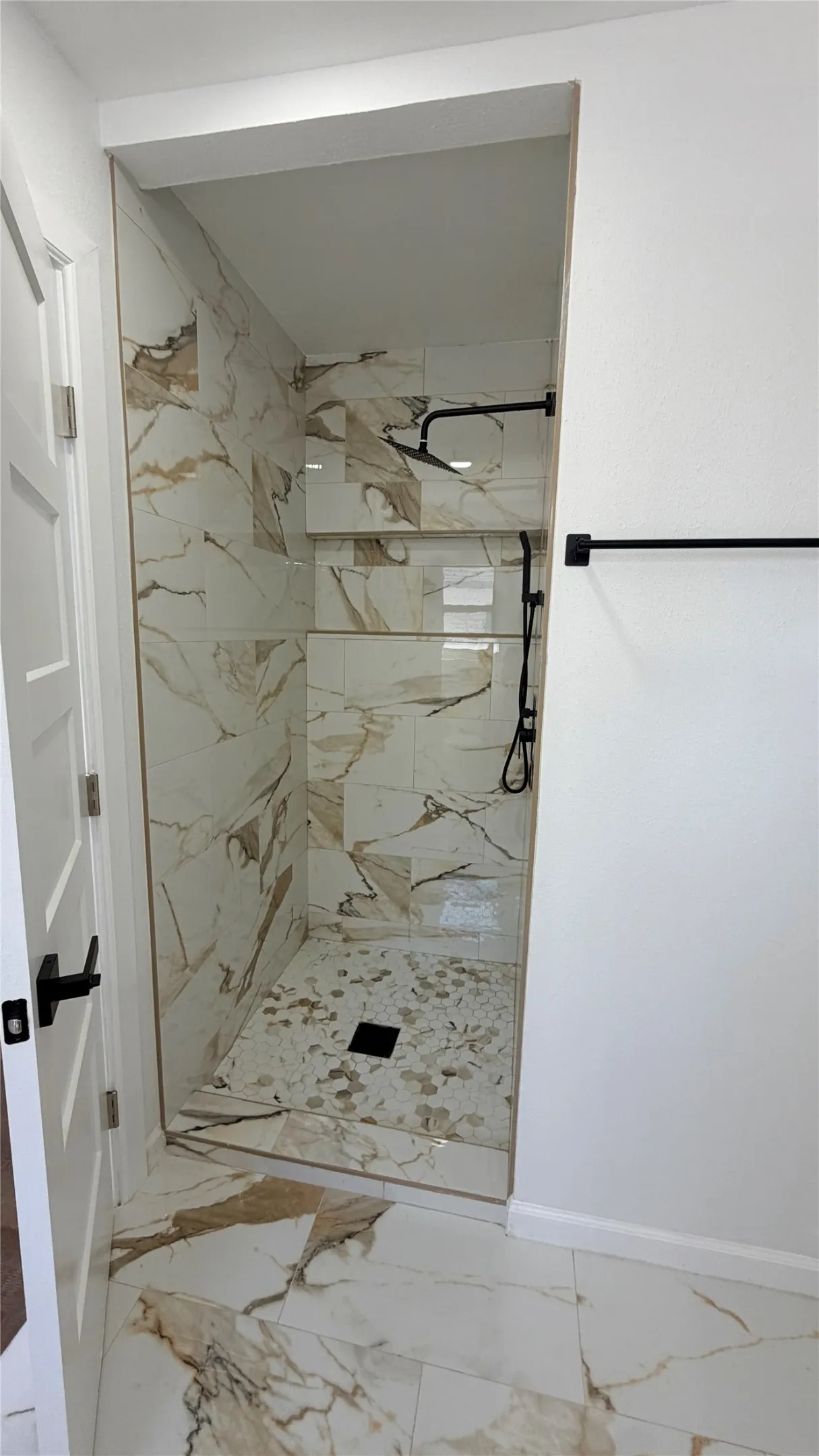 Single Family Residence For Sale in Dallas County , 1326 TANAGER Lane, Garland, Texas 75042, 3 Bedroom, 2 Bathroom, 2 Garage spaces, 1,468 Sqft, built in 1957, mls#21421370, Real Estate Agent in Garland, Homes For Sale in Dallas county, Homes For Sale in Garland, Realtor in Garland Texas, Real Estate Brokerage Independent Realty Texas, Luminita Cordes Realtor
