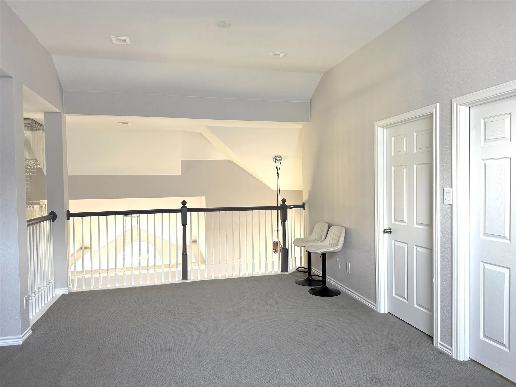 Single Family Residence For Sale in Denton County , 1157 Tanner Drive, Lewisville, Texas 75077, 5 Bedroom, 3 Bathroom, 2 Garage spaces, 2,662 Sqft, built in 1998, mls#21421371, Real Estate Agent in Lewisville, Homes For Sale in Denton county, Homes For Sale in Lewisville, Realtor in Lewisville Texas, Real Estate Brokerage Independent Realty Texas, Luminita Cordes Realtor