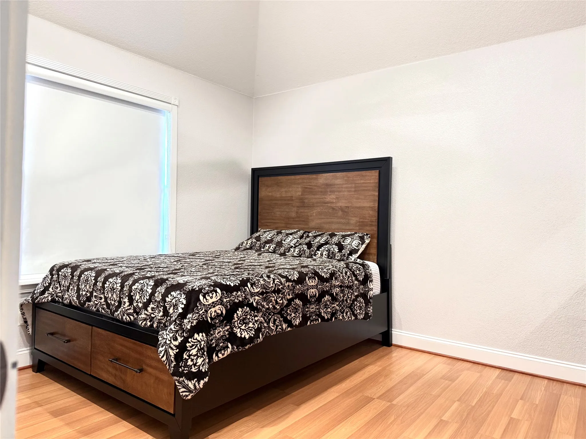 Single Family Residence For Sale in Denton County , 1157 Tanner Drive, Lewisville, Texas 75077, 5 Bedroom, 3 Bathroom, 2 Garage spaces, 2,662 Sqft, built in 1998, mls#21421371, Real Estate Agent in Lewisville, Homes For Sale in Denton county, Homes For Sale in Lewisville, Realtor in Lewisville Texas, Real Estate Brokerage Independent Realty Texas, Luminita Cordes Realtor