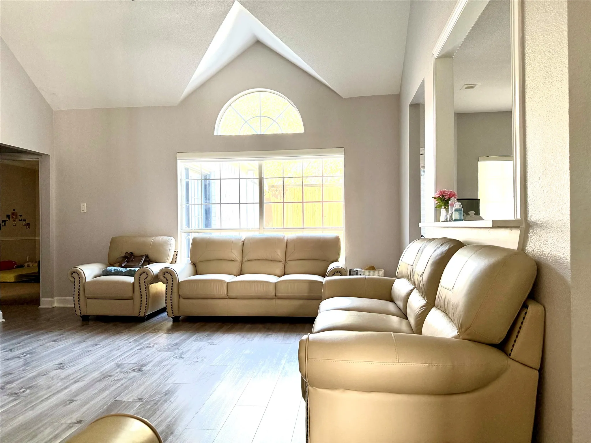 Single Family Residence For Sale in Denton County , 1157 Tanner Drive, Lewisville, Texas 75077, 5 Bedroom, 3 Bathroom, 2 Garage spaces, 2,662 Sqft, built in 1998, mls#21421371, Real Estate Agent in Lewisville, Homes For Sale in Denton county, Homes For Sale in Lewisville, Realtor in Lewisville Texas, Real Estate Brokerage Independent Realty Texas, Luminita Cordes Realtor