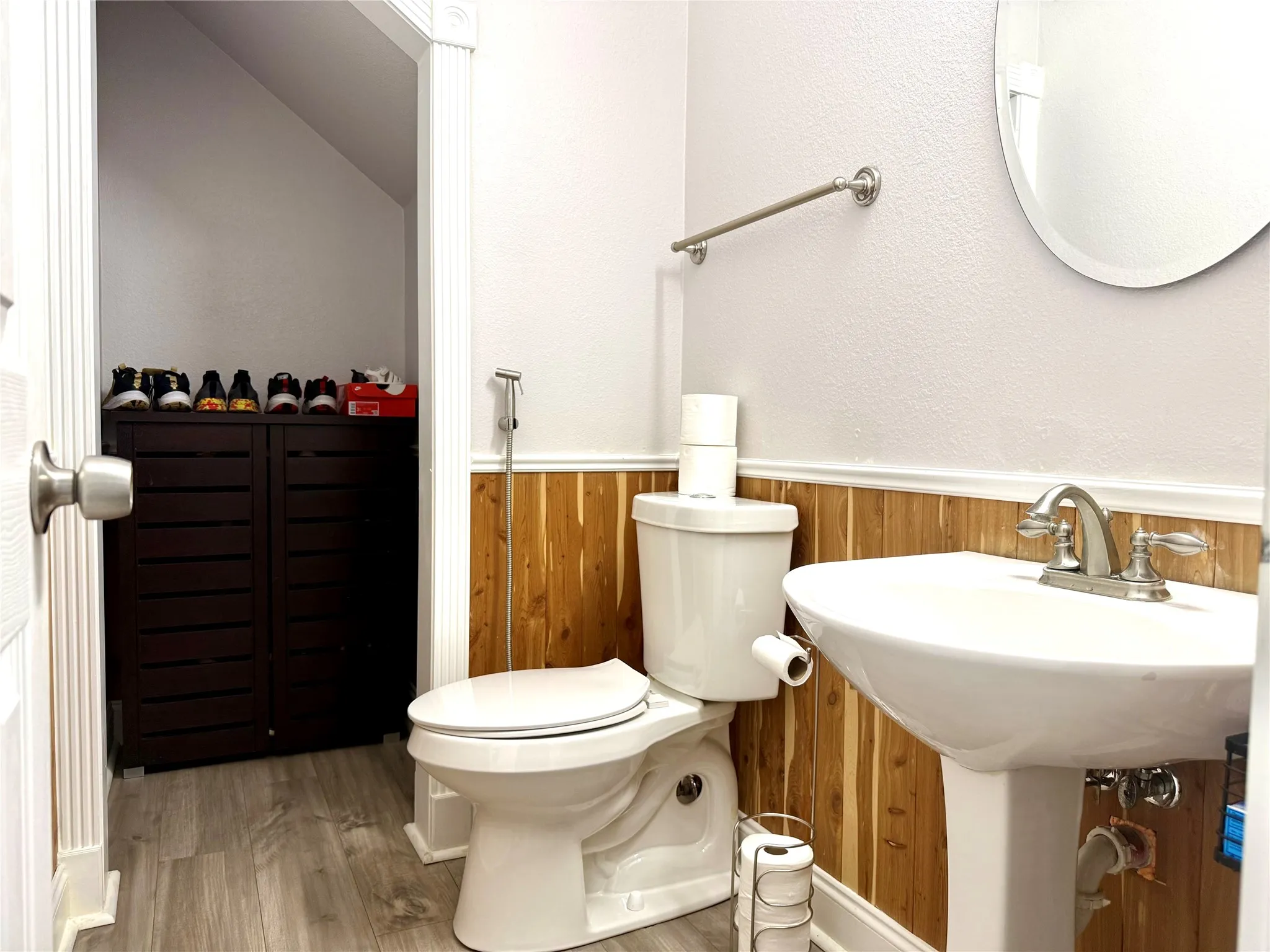 Single Family Residence For Sale in Denton County , 1157 Tanner Drive, Lewisville, Texas 75077, 5 Bedroom, 3 Bathroom, 2 Garage spaces, 2,662 Sqft, built in 1998, mls#21421371, Real Estate Agent in Lewisville, Homes For Sale in Denton county, Homes For Sale in Lewisville, Realtor in Lewisville Texas, Real Estate Brokerage Independent Realty Texas, Luminita Cordes Realtor