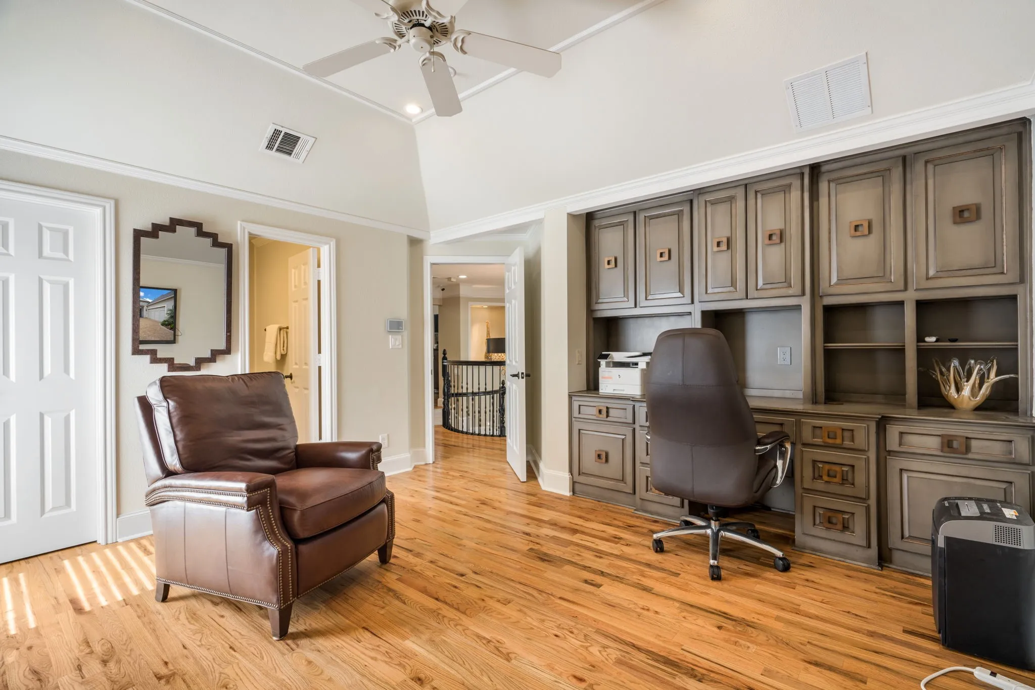 Single Family Residence For Sale in Collin County , 5809 Spring Glade Court, Plano, Texas 75093, 3 Bedroom, 4 Bathroom, 2 Garage spaces, 3,646 Sqft, built in 2001, mls#21412206, Real Estate Agent in Plano, Homes For Sale in Collin county, Homes For Sale in Plano, Realtor in Plano Texas, Real Estate Brokerage Independent Realty Texas, Luminita Cordes Realtor