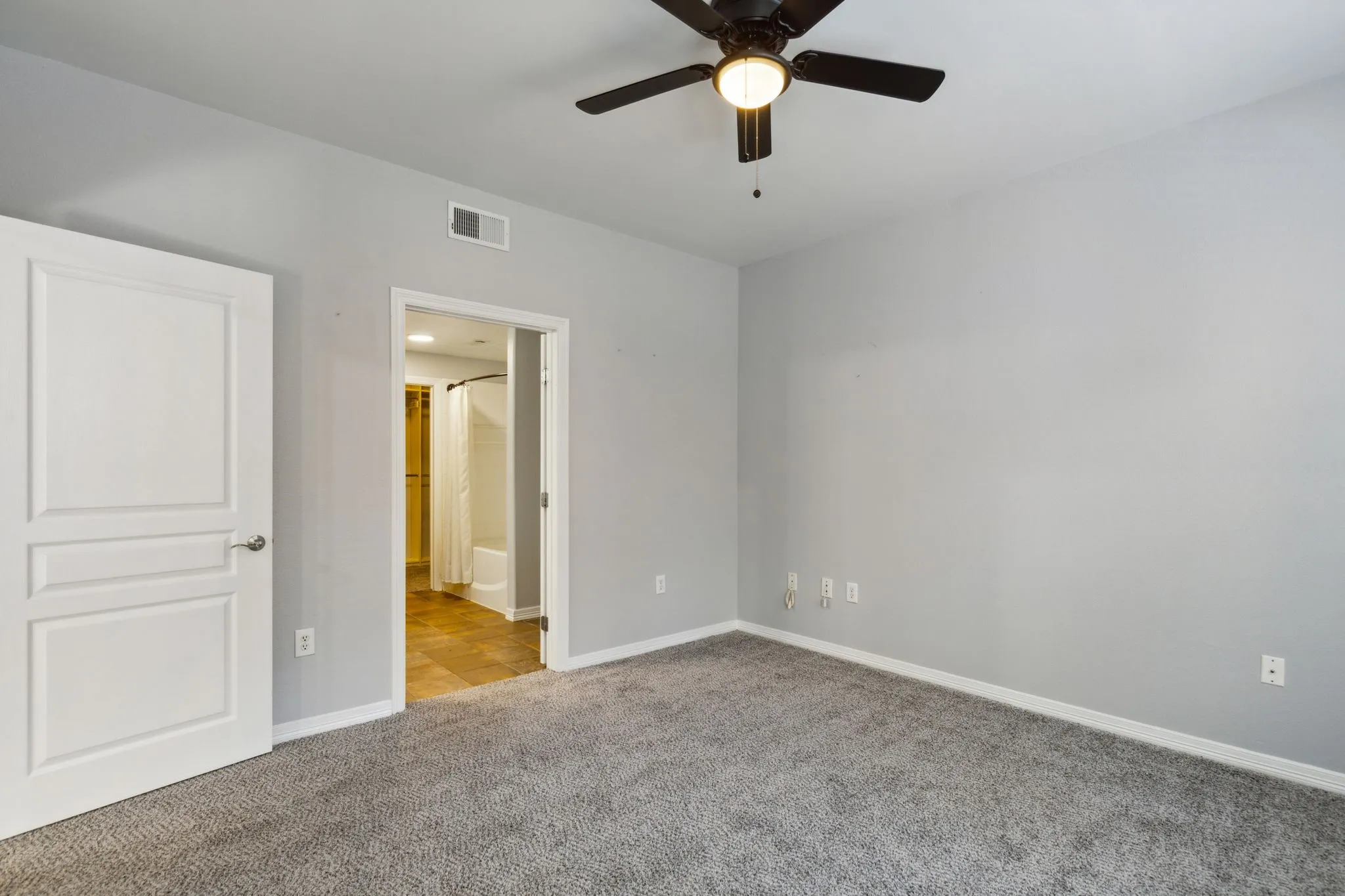 Condominium For Rent in Dallas County , 330 Las Colinas Boulevard E 148, Irving, Texas 75039, 1 Bedroom, 1 Bathroom, 2 Garage spaces, 813 Sqft, built in 2001, mls#21407523, Real Estate Agent in Irving, Homes For Rent in Dallas county, Homes For Rent in Irving, Realtor in Irving Texas, Real Estate Brokerage Independent Realty Texas, Luminita Cordes Realtor