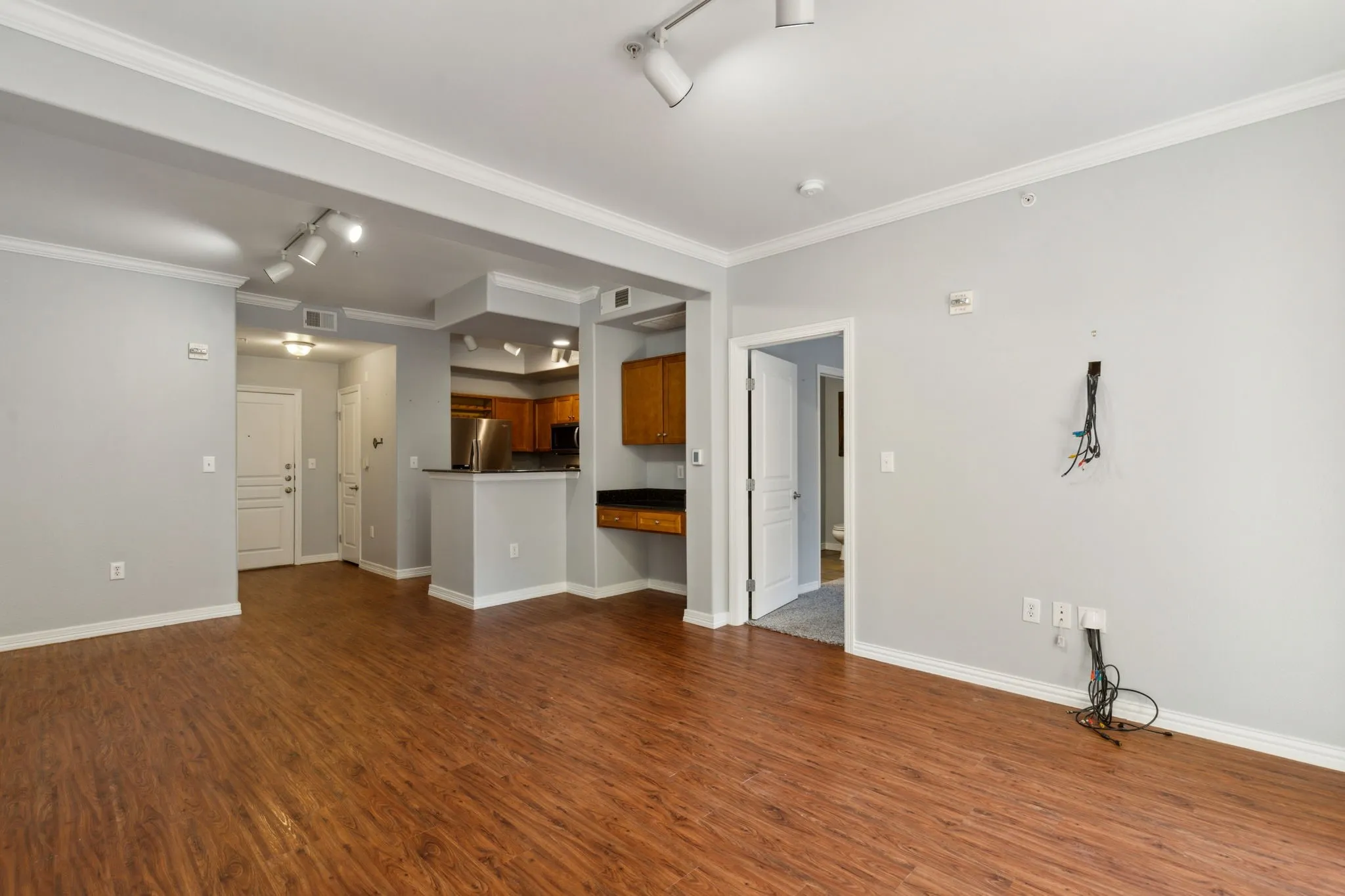 Condominium For Rent in Dallas County , 330 Las Colinas Boulevard E 148, Irving, Texas 75039, 1 Bedroom, 1 Bathroom, 2 Garage spaces, 813 Sqft, built in 2001, mls#21407523, Real Estate Agent in Irving, Homes For Rent in Dallas county, Homes For Rent in Irving, Realtor in Irving Texas, Real Estate Brokerage Independent Realty Texas, Luminita Cordes Realtor