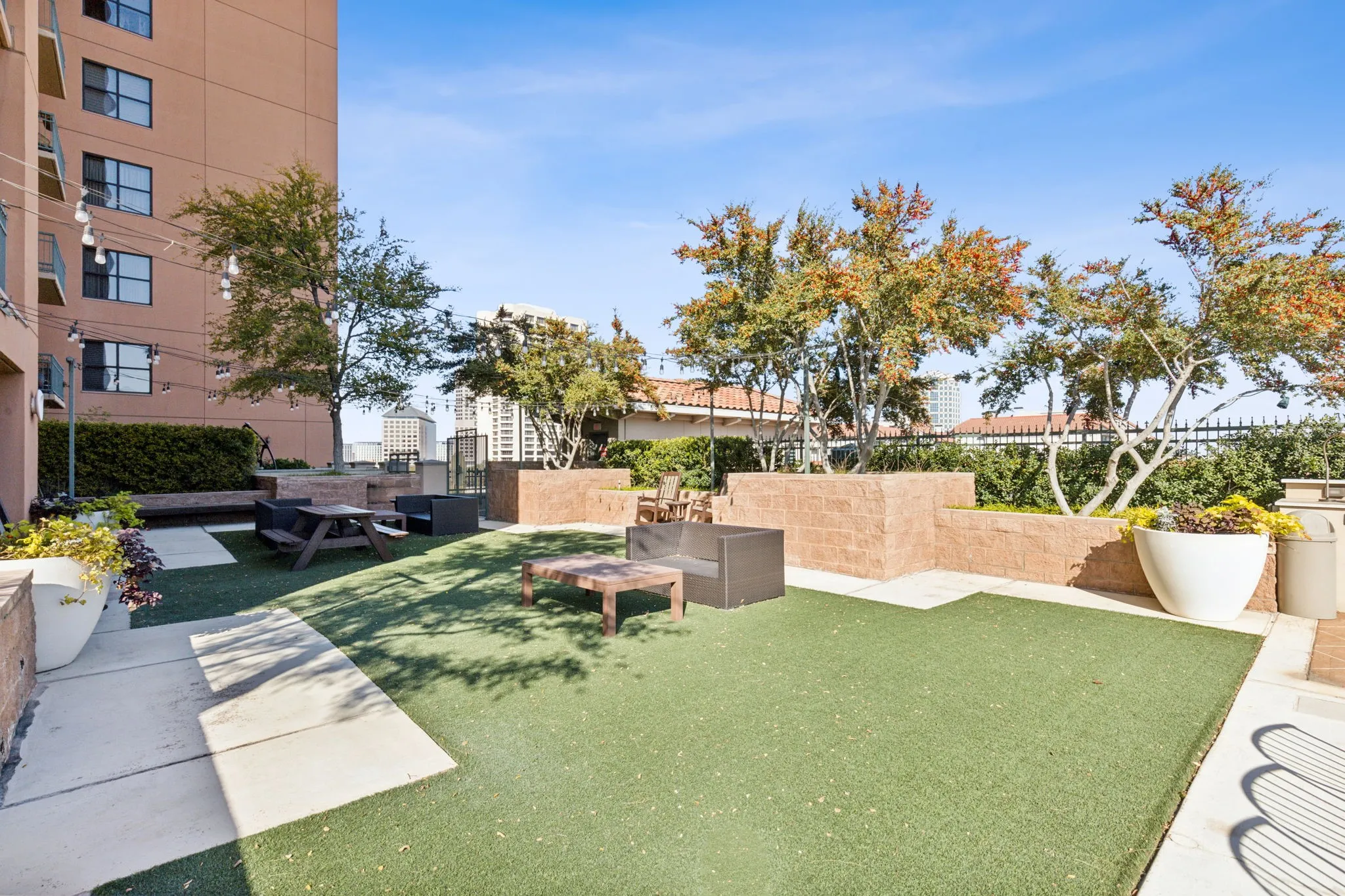 Condominium For Rent in Dallas County , 330 Las Colinas Boulevard E 148, Irving, Texas 75039, 1 Bedroom, 1 Bathroom, 2 Garage spaces, 813 Sqft, built in 2001, mls#21407523, Real Estate Agent in Irving, Homes For Rent in Dallas county, Homes For Rent in Irving, Realtor in Irving Texas, Real Estate Brokerage Independent Realty Texas, Luminita Cordes Realtor