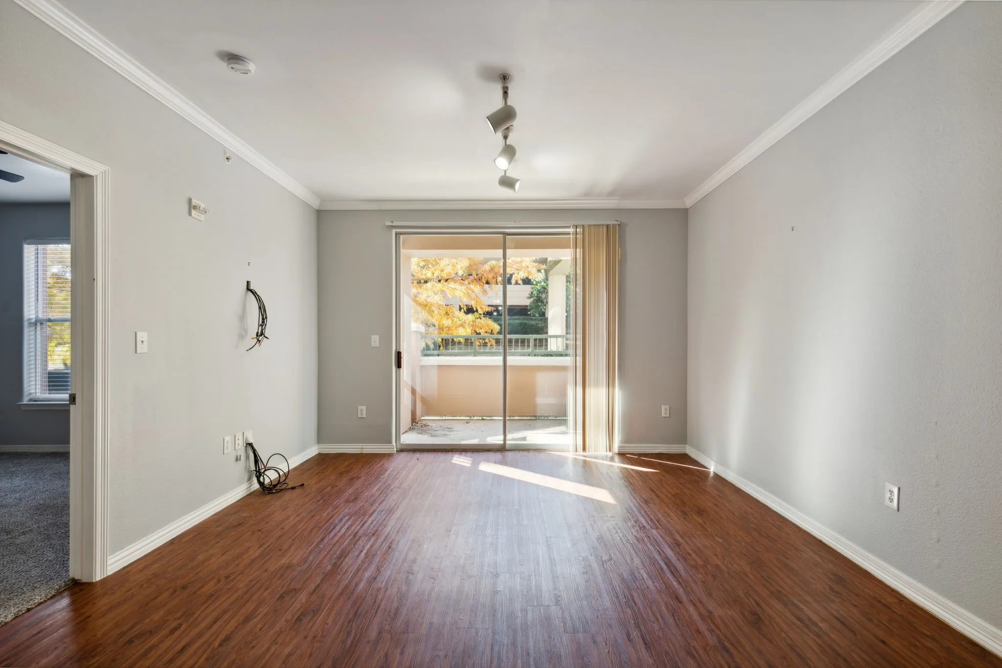Condominium For Rent in Dallas County , 330 Las Colinas Boulevard E 148, Irving, Texas 75039, 1 Bedroom, 1 Bathroom, 2 Garage spaces, 813 Sqft, built in 2001, mls#21407523, Real Estate Agent in Irving, Homes For Rent in Dallas county, Homes For Rent in Irving, Realtor in Irving Texas, Real Estate Brokerage Independent Realty Texas, Luminita Cordes Realtor