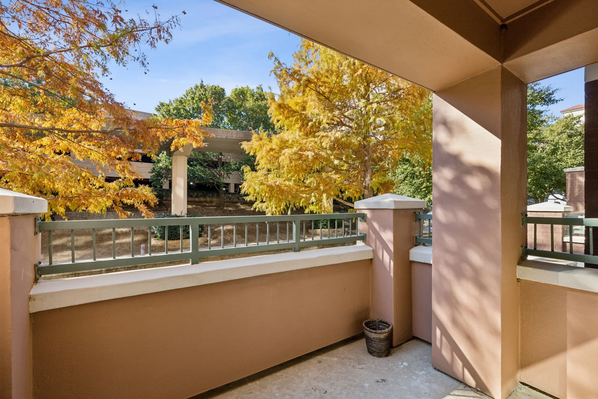 Condominium For Rent in Dallas County , 330 Las Colinas Boulevard E 148, Irving, Texas 75039, 1 Bedroom, 1 Bathroom, 2 Garage spaces, 813 Sqft, built in 2001, mls#21407523, Real Estate Agent in Irving, Homes For Rent in Dallas county, Homes For Rent in Irving, Realtor in Irving Texas, Real Estate Brokerage Independent Realty Texas, Luminita Cordes Realtor