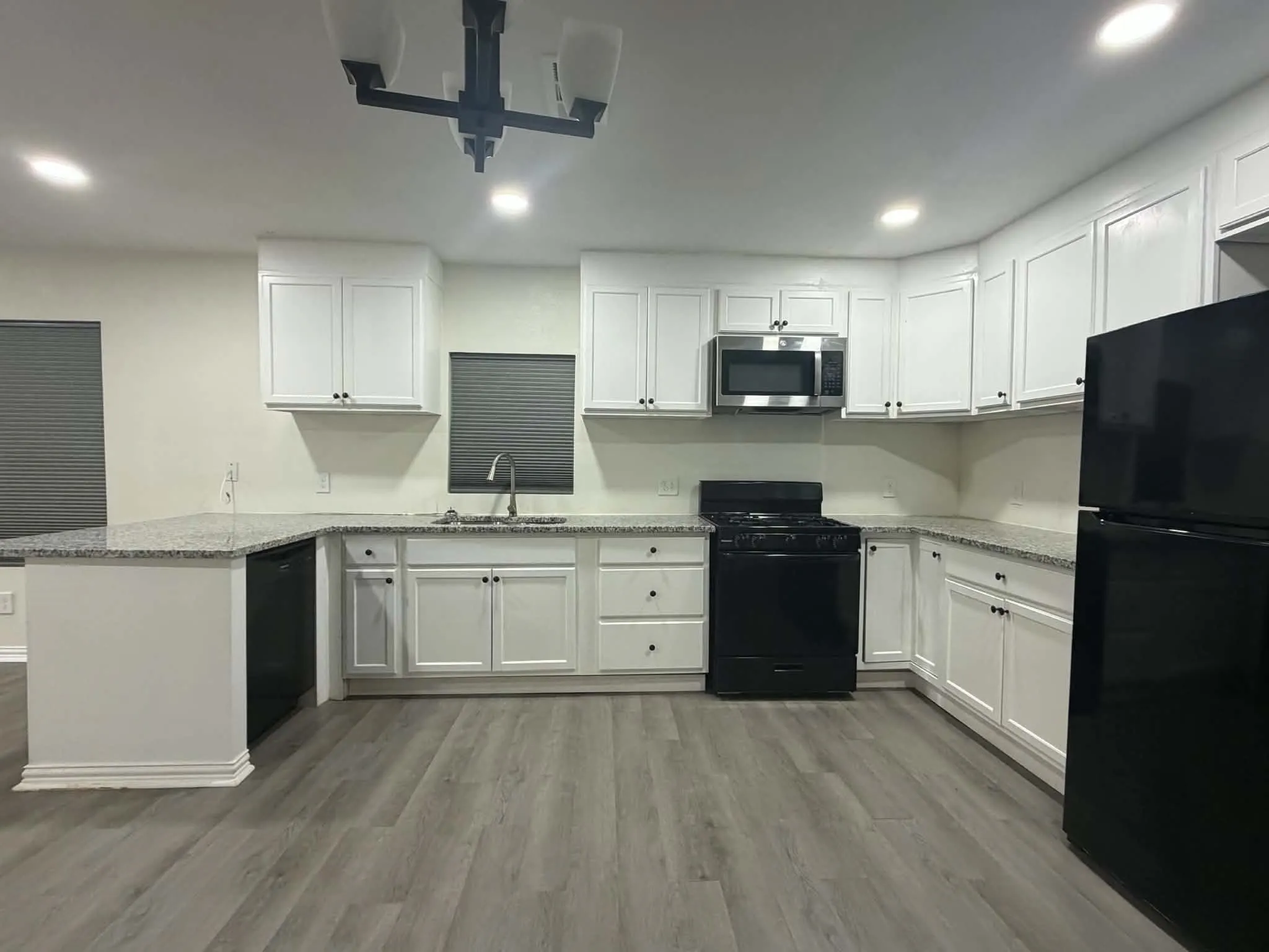 Single Family Residence For Sale in Wichita County , 1417 N 7th Street, Wichita Falls, Texas 76306, 3 Bedroom, 2 Bathroom, Garage spaces, 1,196 Sqft, built in 1928, mls#21421374, Real Estate Agent in Wichita Falls, Homes For Sale in Wichita county, Homes For Sale in Wichita Falls, Realtor in Wichita Falls Texas, Real Estate Brokerage Independent Realty Texas, Luminita Cordes Realtor