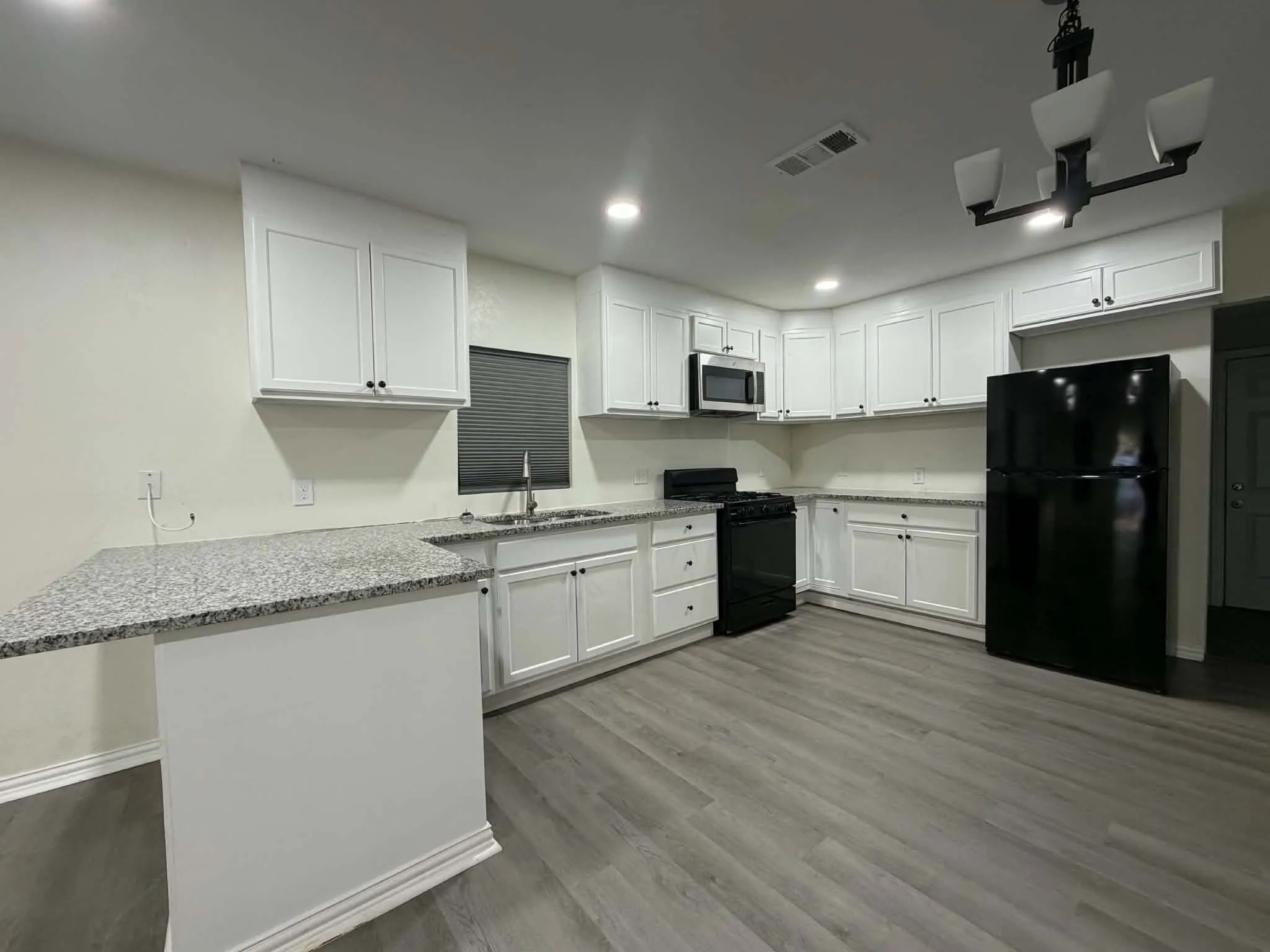 Single Family Residence For Sale in Wichita County , 1417 N 7th Street, Wichita Falls, Texas 76306, 3 Bedroom, 2 Bathroom, Garage spaces, 1,196 Sqft, built in 1928, mls#21421374, Real Estate Agent in Wichita Falls, Homes For Sale in Wichita county, Homes For Sale in Wichita Falls, Realtor in Wichita Falls Texas, Real Estate Brokerage Independent Realty Texas, Luminita Cordes Realtor