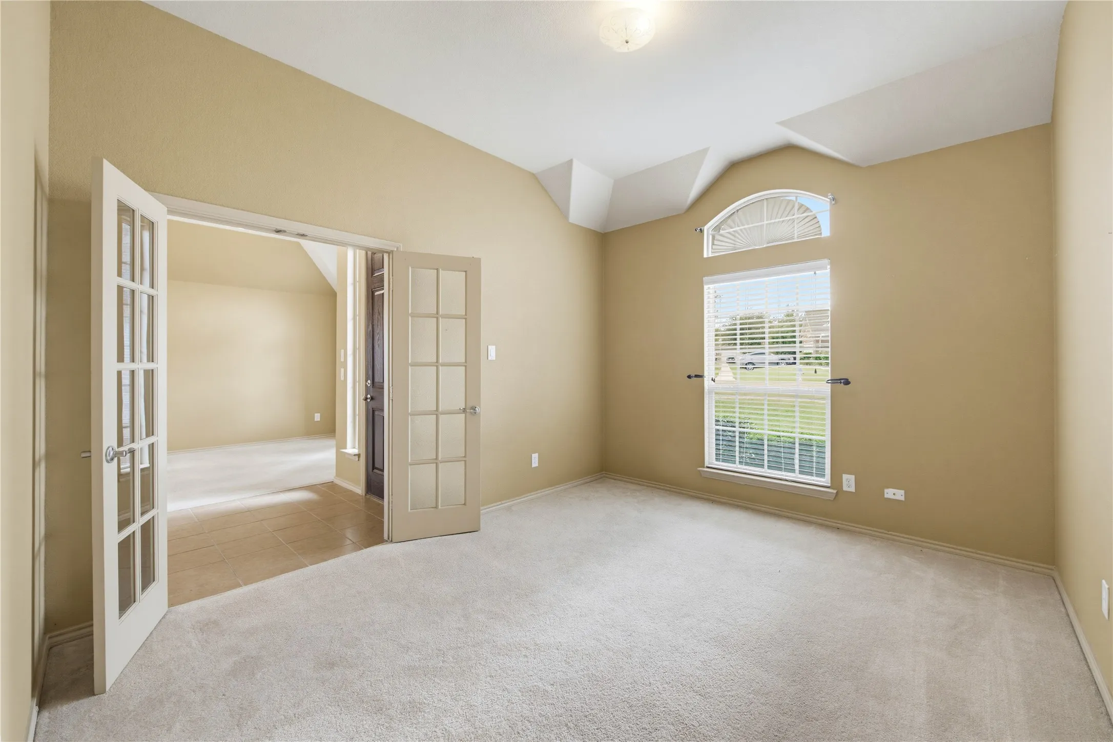 Single Family Residence For Rent in Tarrant County , 11 Beechcreek Drive, Edgecliff Village, Texas 76134, 4 Bedroom, 3 Bathroom, 2 Garage spaces, 2,788 Sqft, built in 2010, mls#21421387, Real Estate Agent in Edgecliff Village, Homes For Rent in Tarrant county, Homes For Rent in Edgecliff Village, Realtor in Edgecliff Village Texas, Real Estate Brokerage Independent Realty Texas, Luminita Cordes Realtor